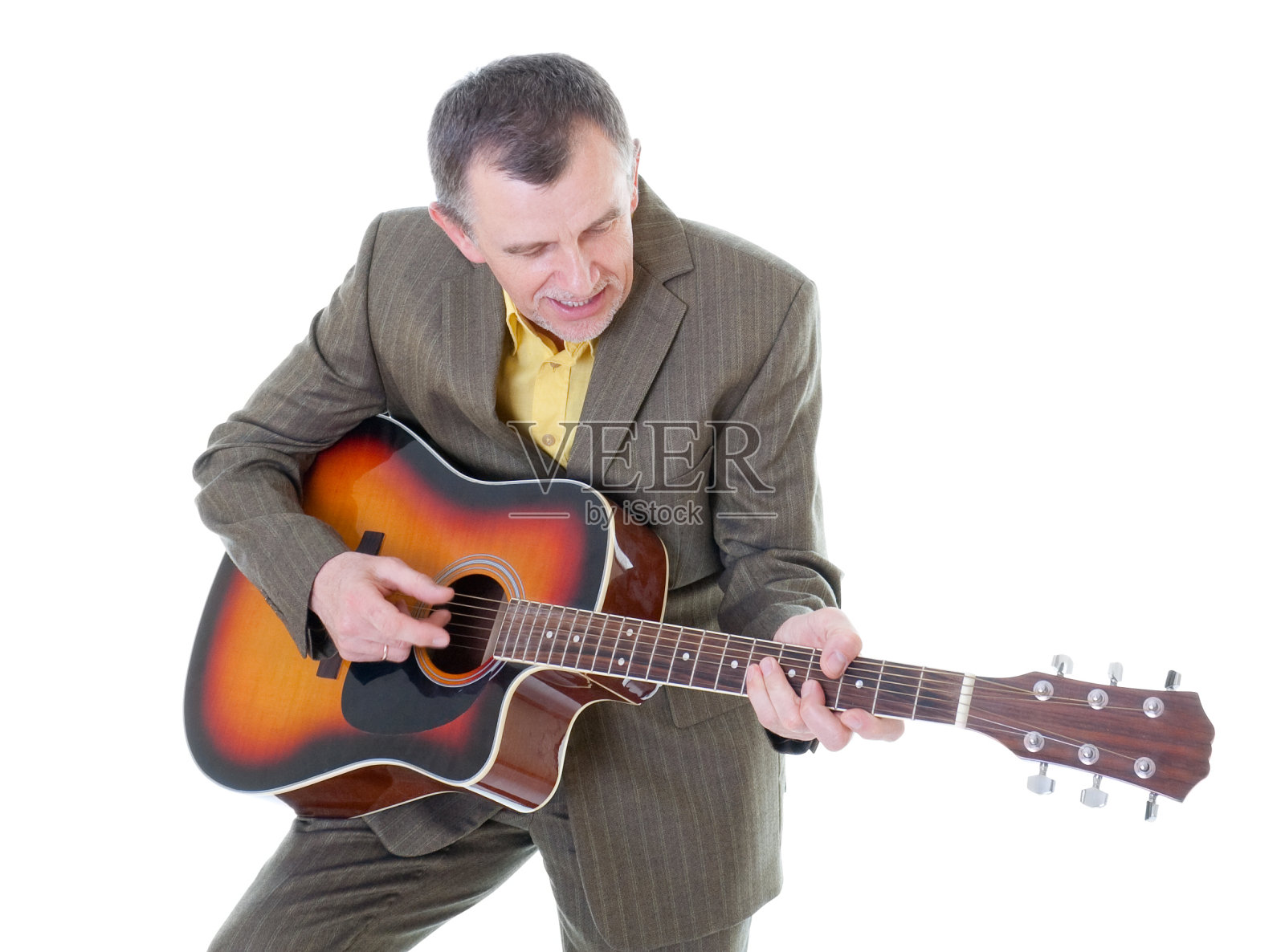 弹吉他的男人照片摄影图片