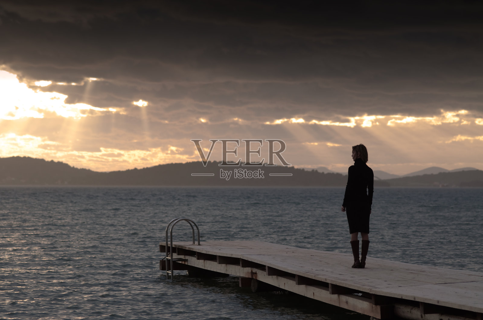 悲伤照片摄影图片