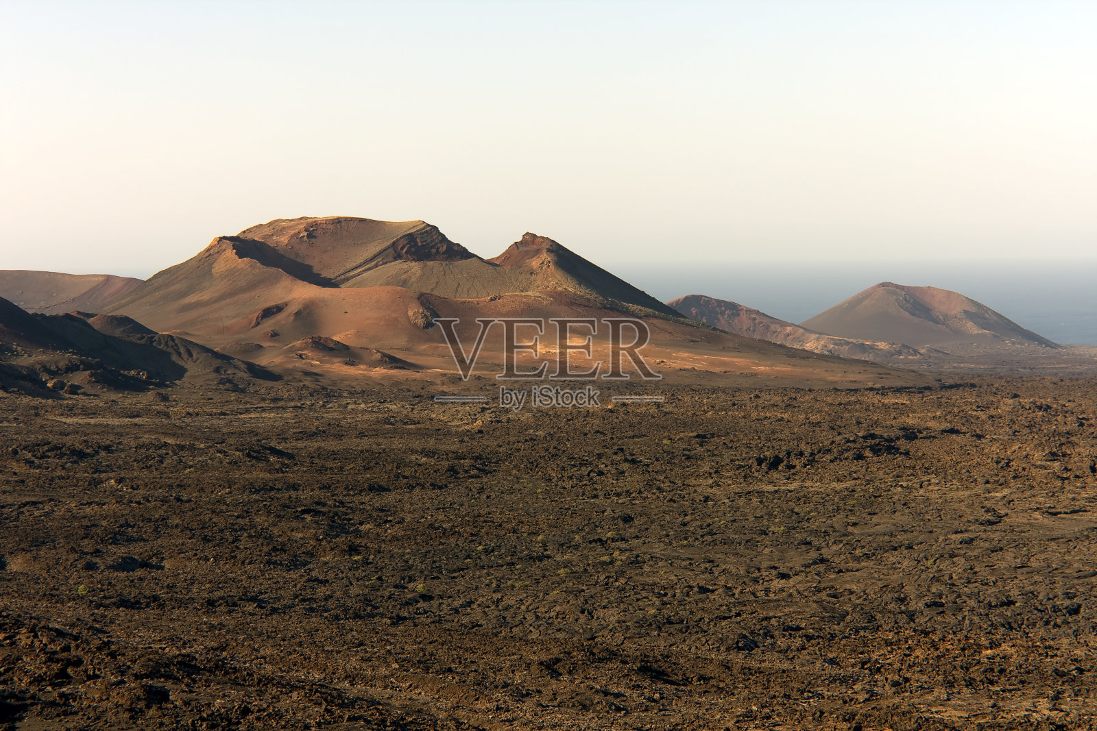 兰萨罗特岛的火山景观照片摄影图片