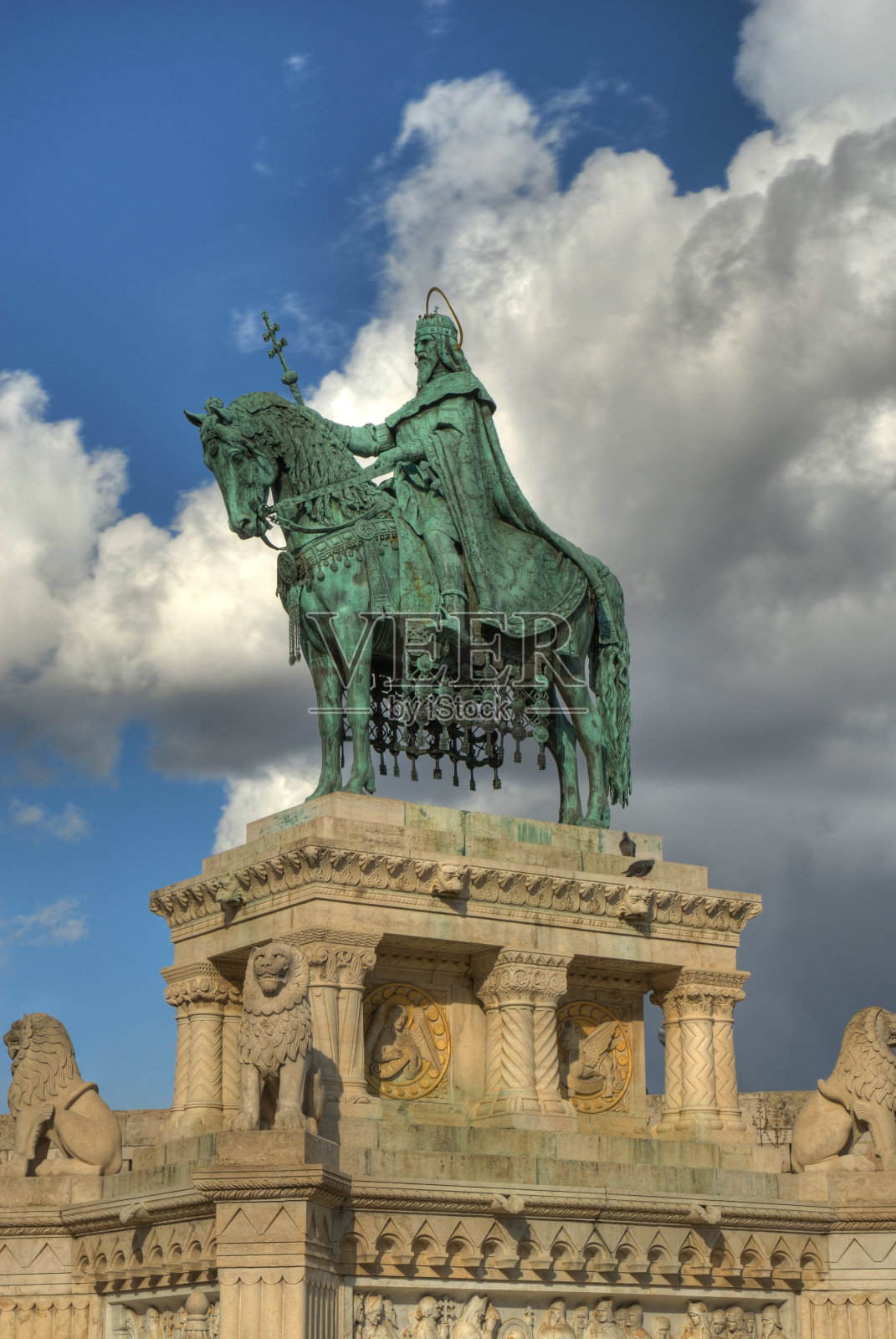 布达佩斯的圣史蒂芬雕像照片摄影图片