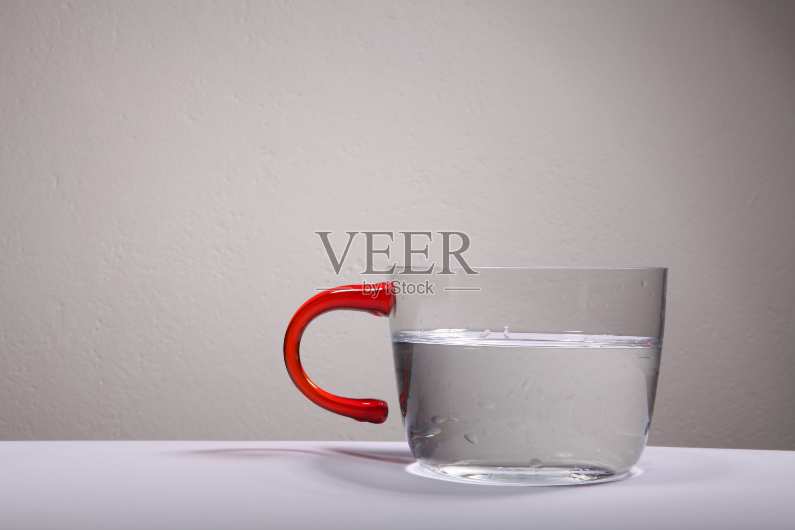 一杯纯净水照片摄影图片