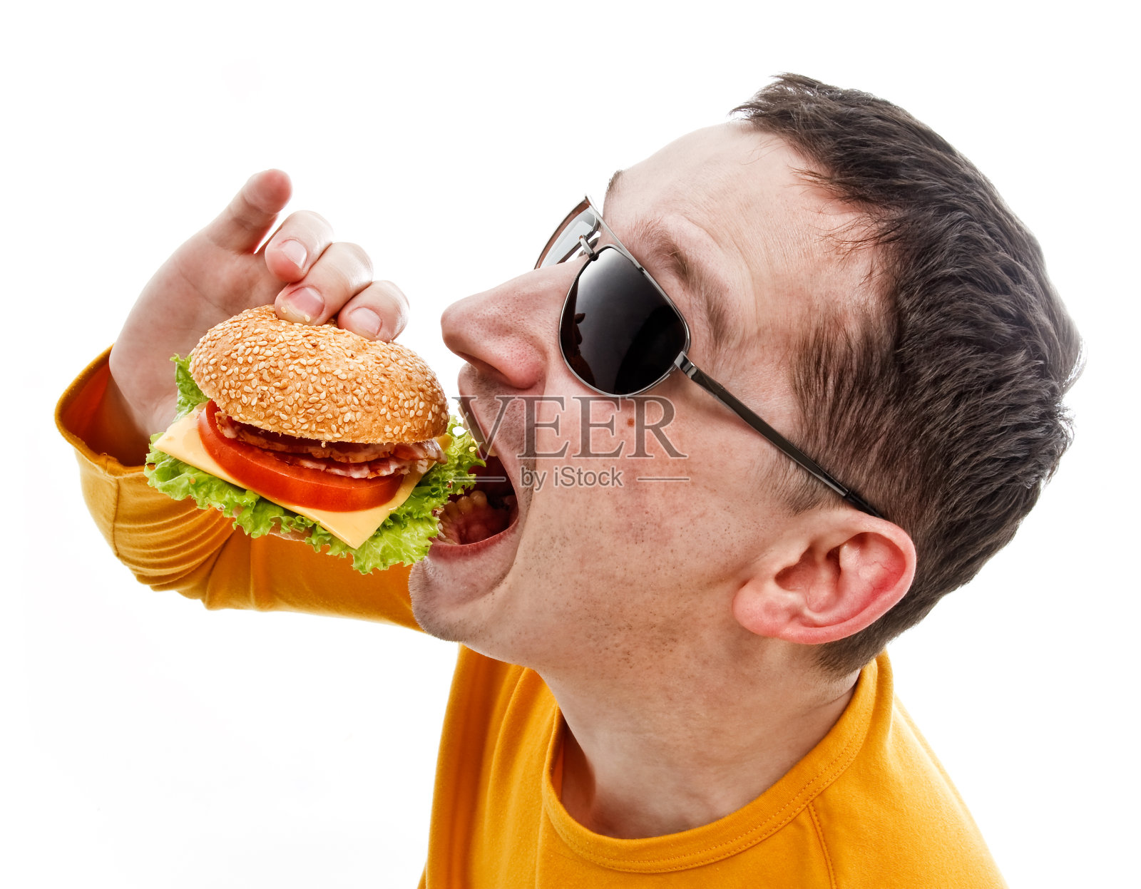 人吃汉堡照片摄影图片