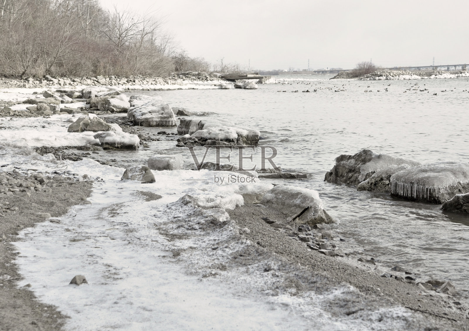 湖边的冬天照片摄影图片