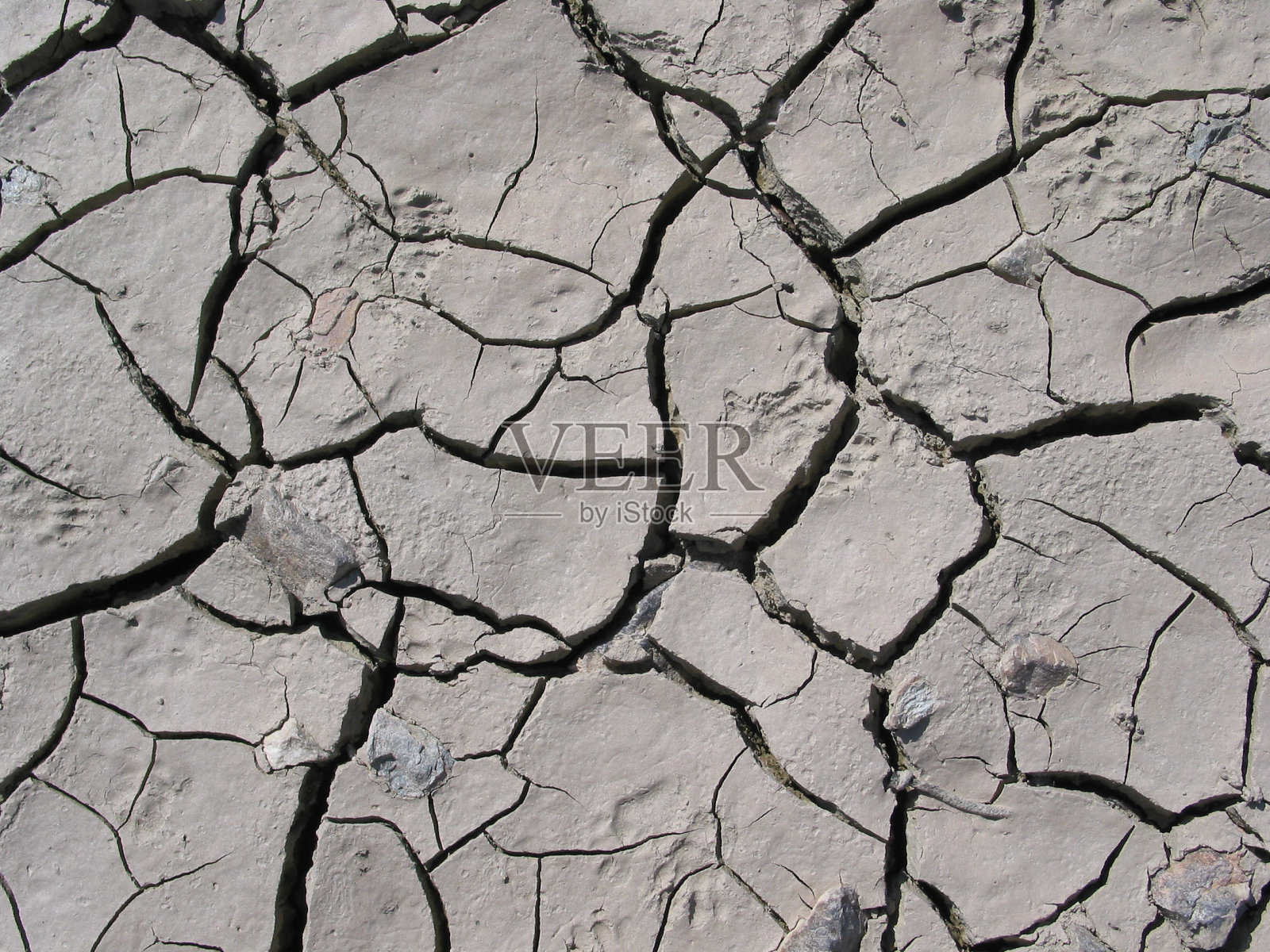 法国阿尔卑斯山的一个干涸的湖照片摄影图片