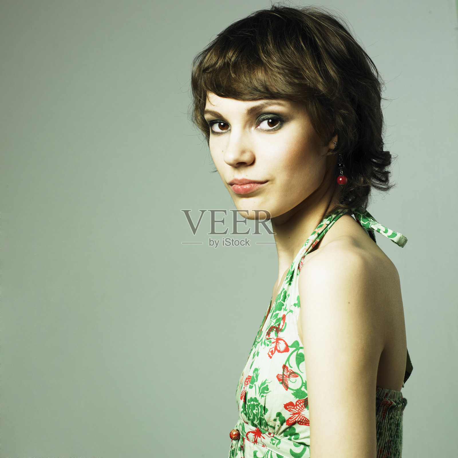 年轻漂亮的女人照片摄影图片