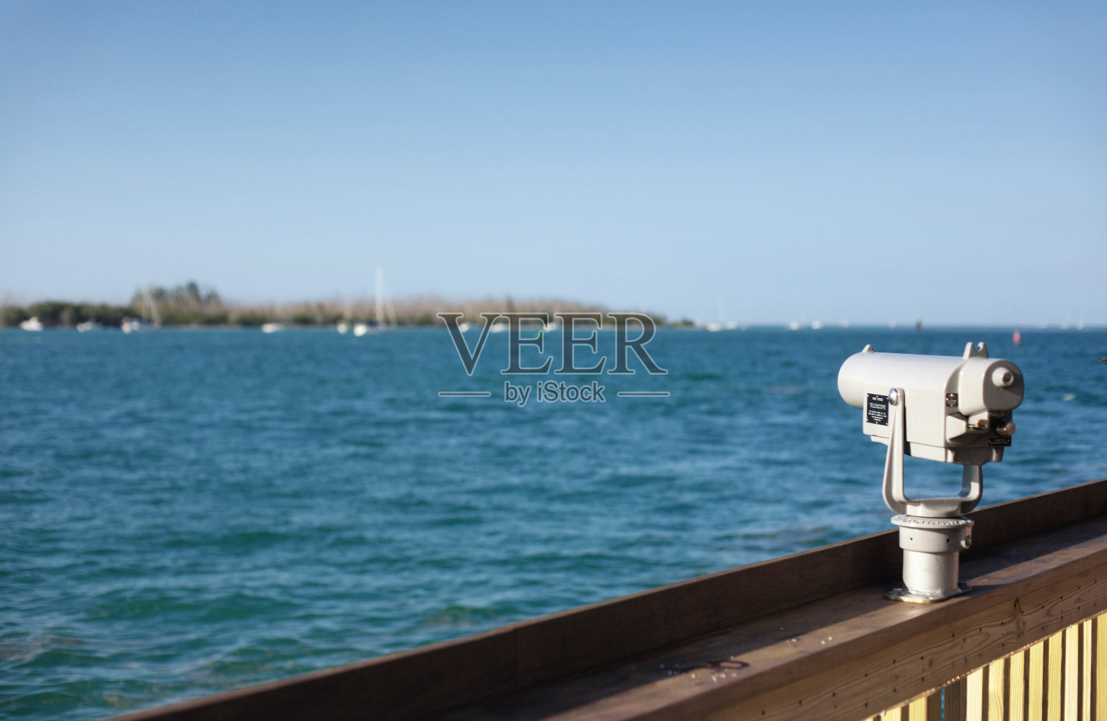 望远镜在水照片摄影图片