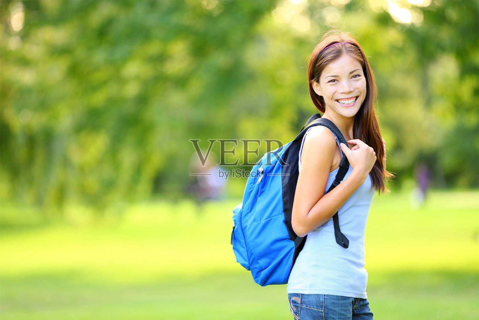 女学生在夏天/春天照片摄影图片