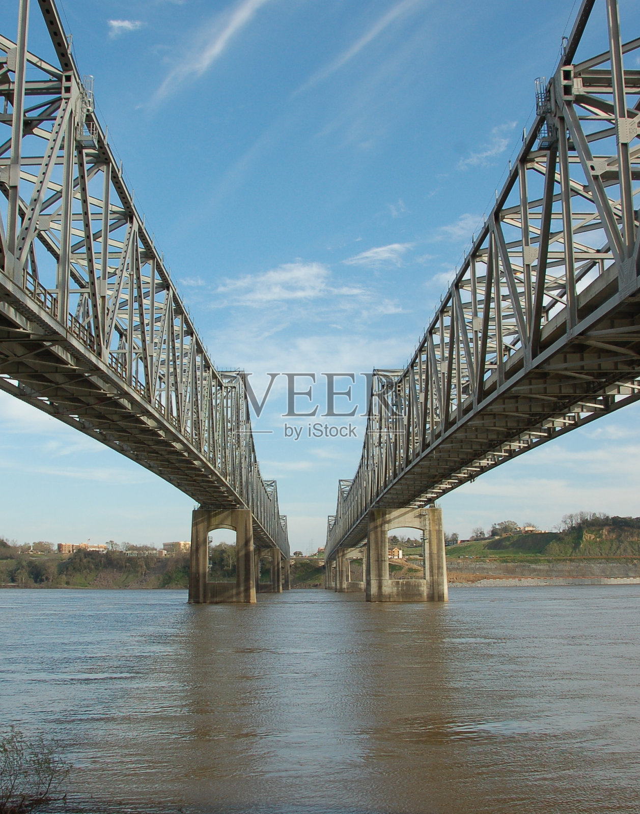 女士河大桥照片摄影图片