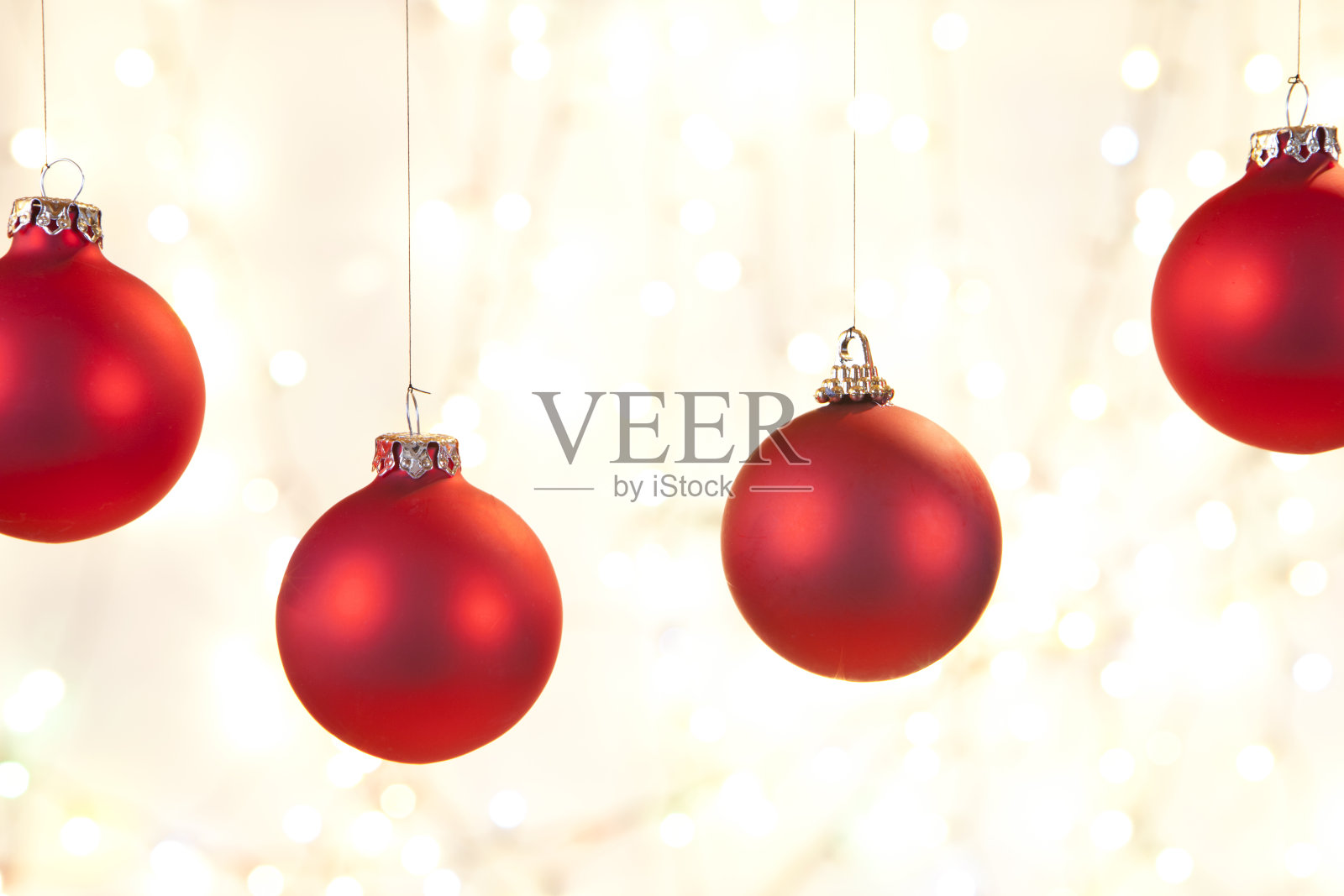 红色的圣诞装饰物照片摄影图片