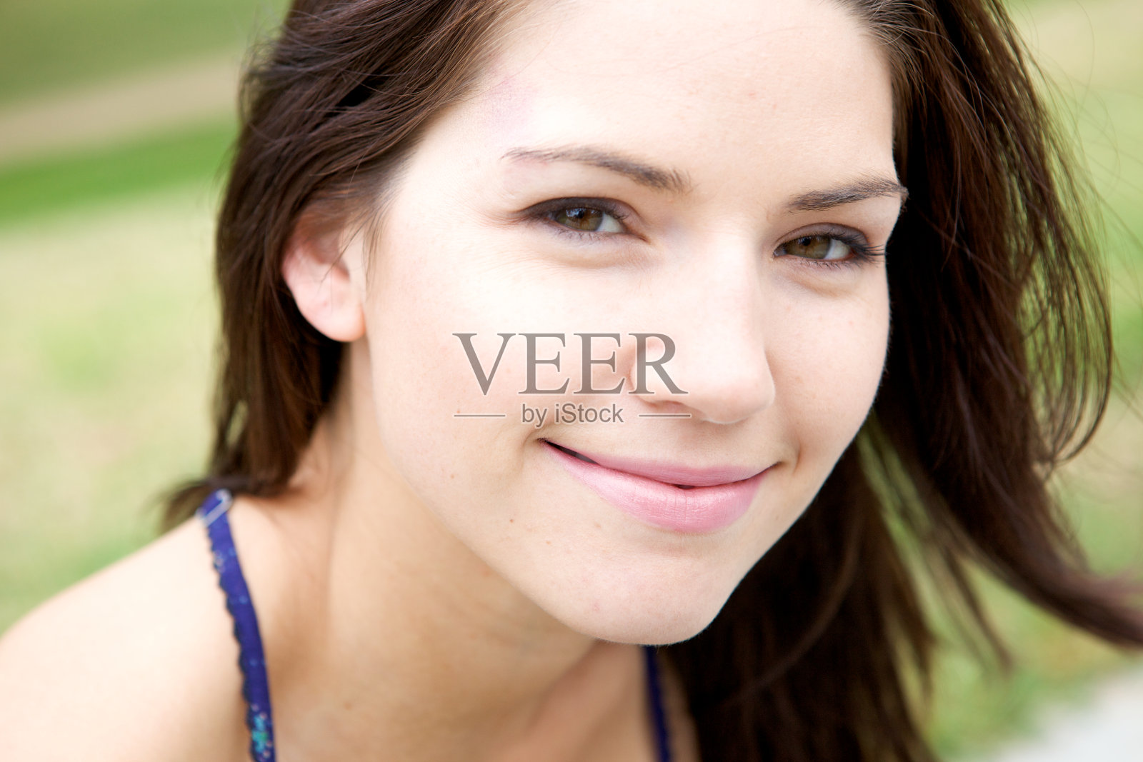 新鲜面对女人照片摄影图片