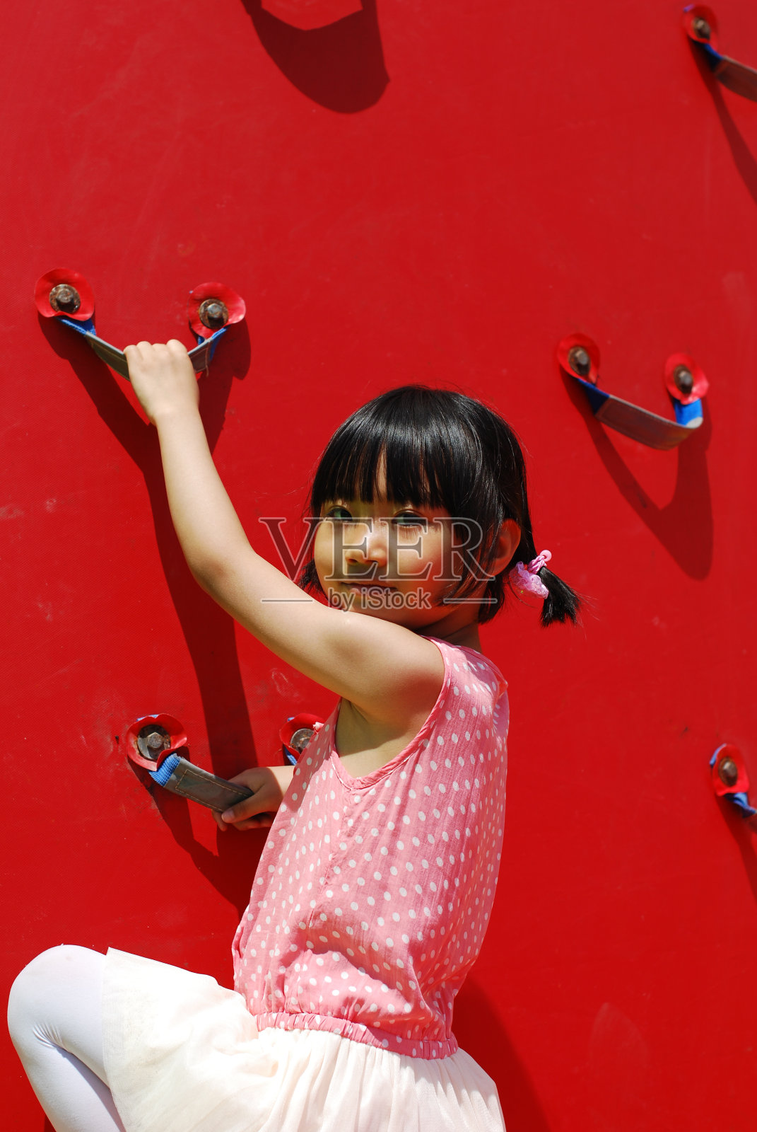 快乐的亚洲小女孩照片摄影图片