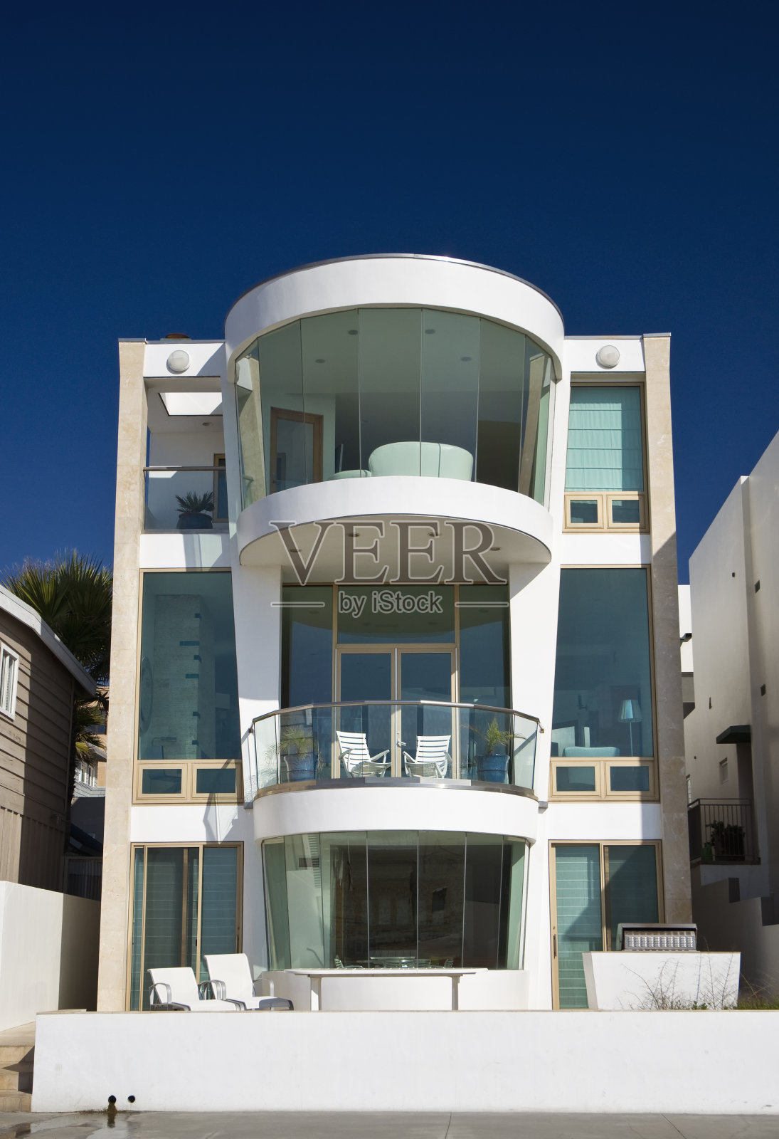 现代家庭外照片摄影图片