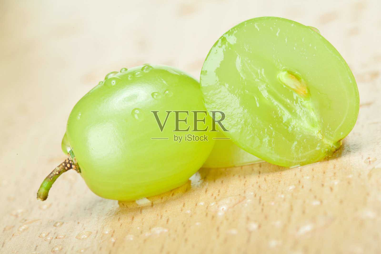 多汁的绿葡萄照片摄影图片