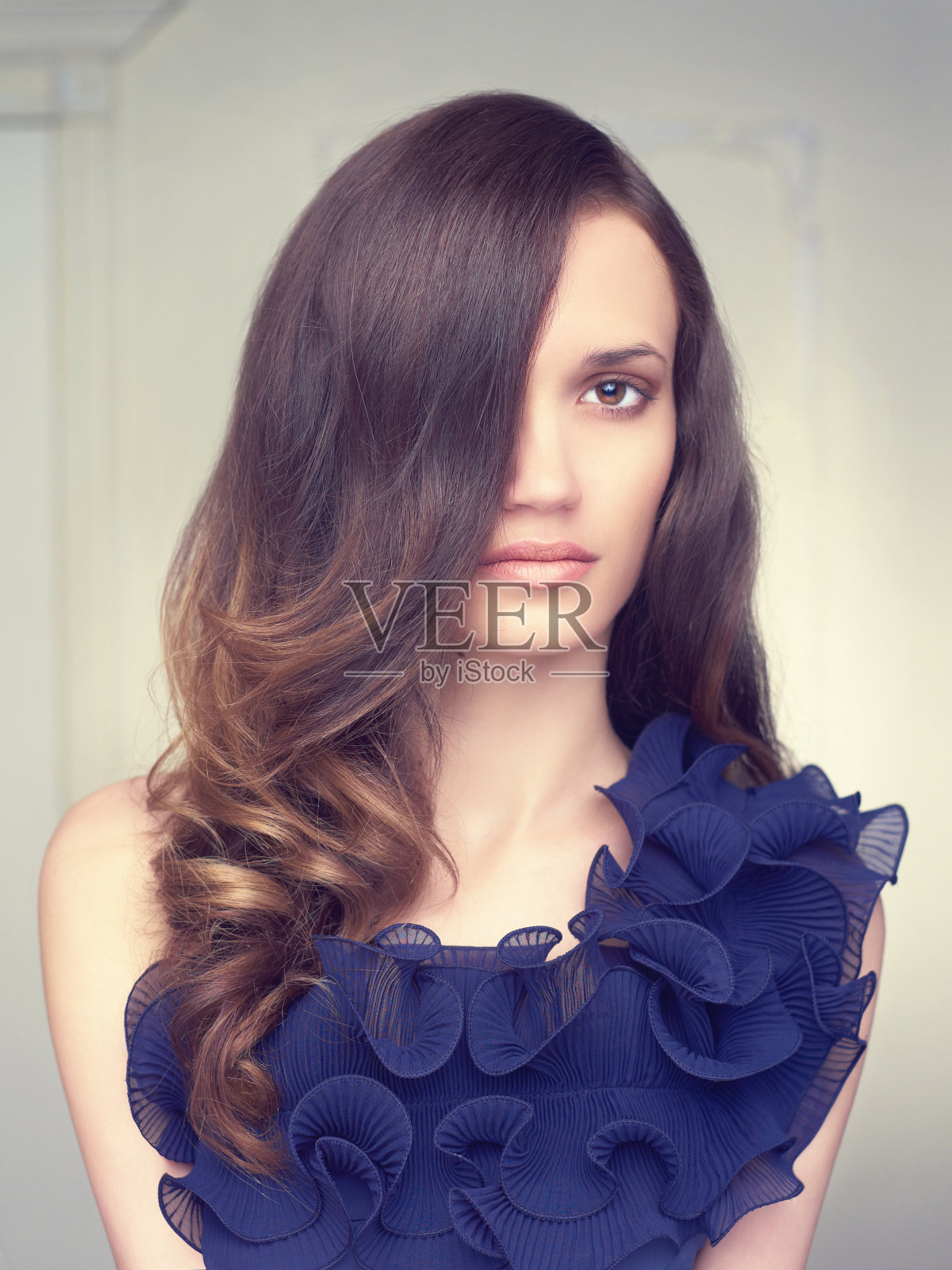 年轻漂亮的女士照片摄影图片