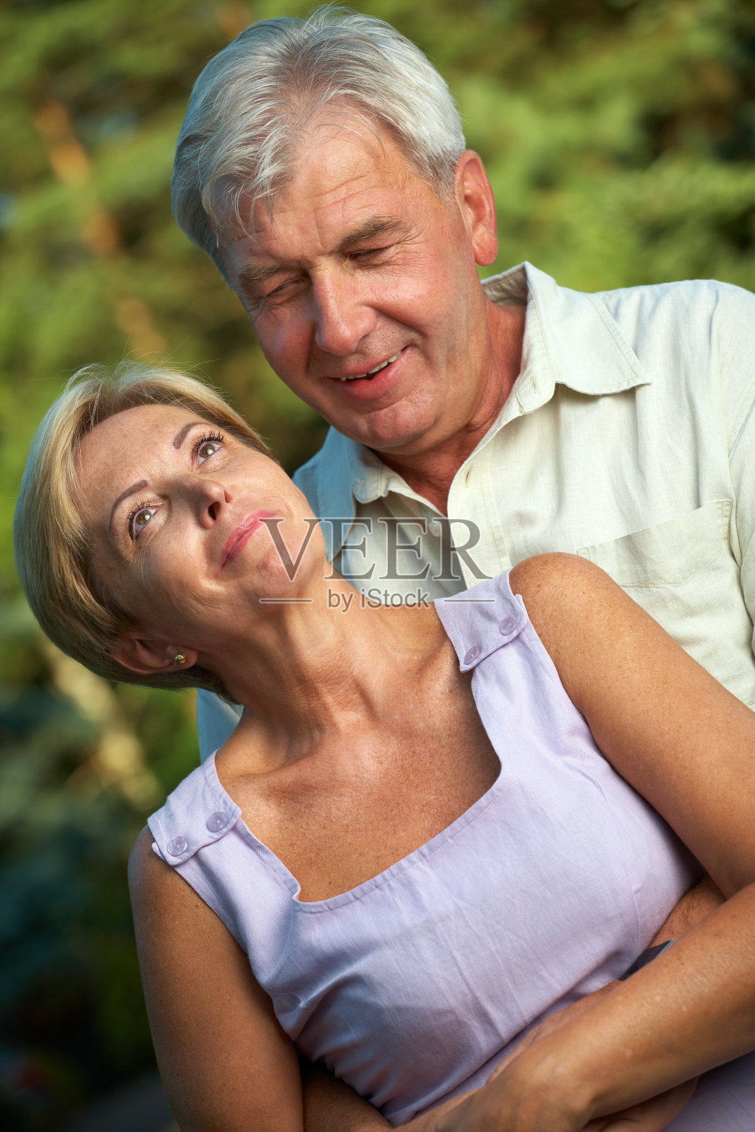 拥抱照片摄影图片