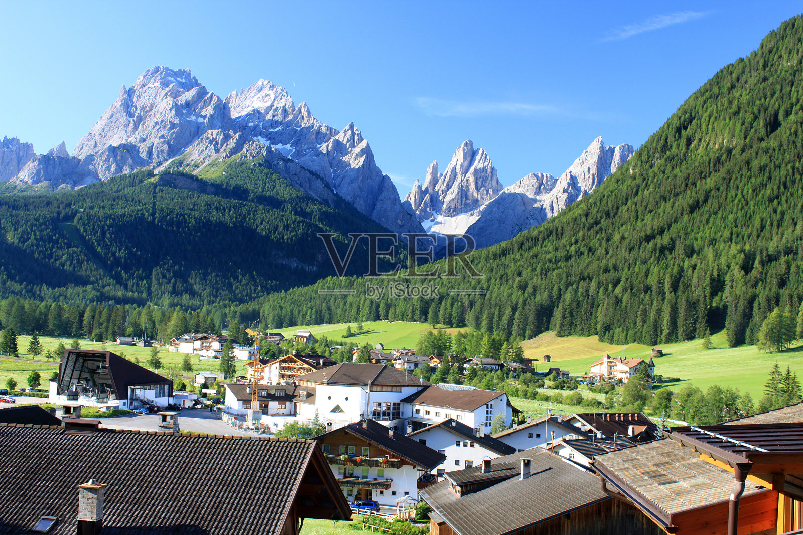 风景在阿尔卑斯山的白云石照片摄影图片