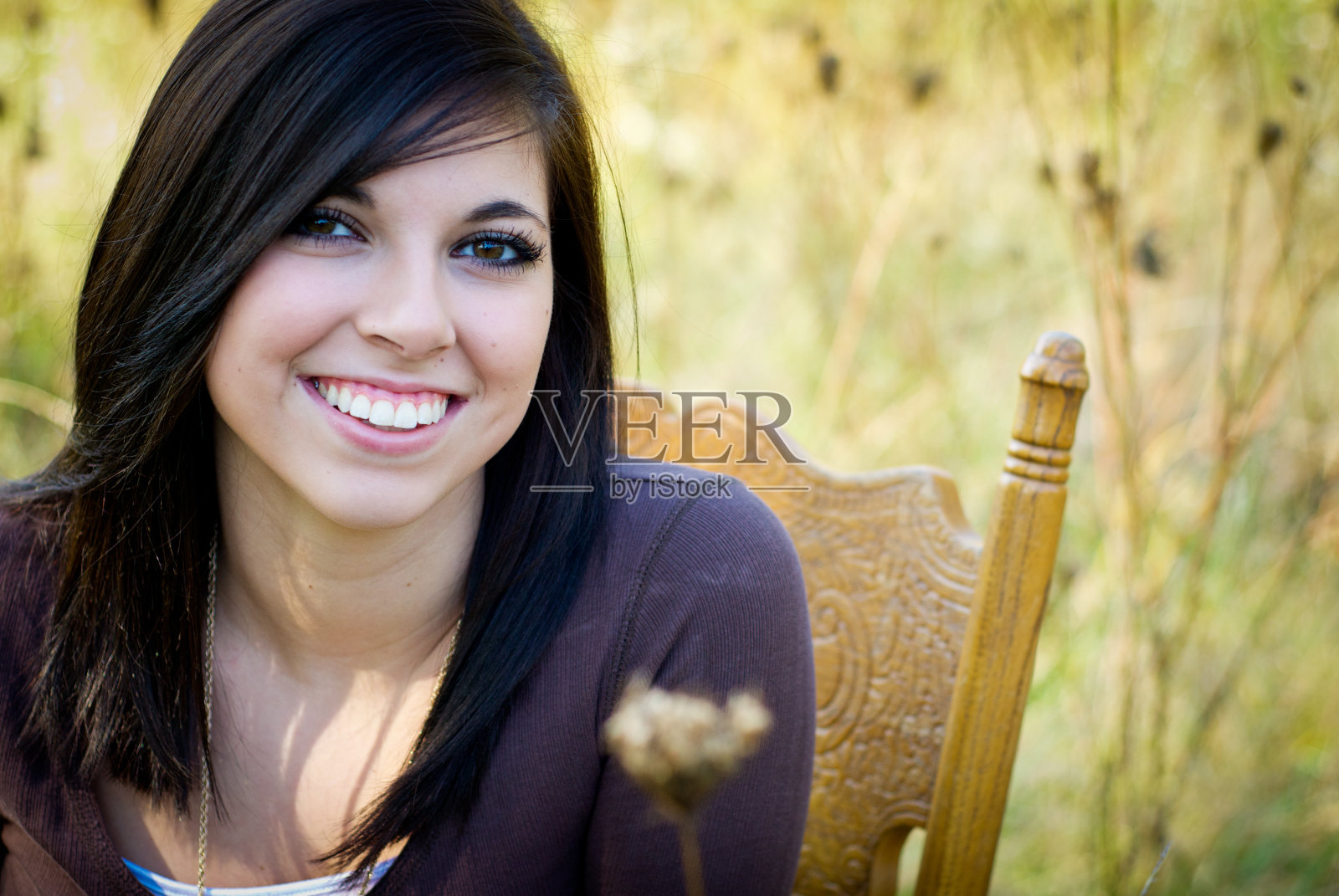 十几岁的女孩照片摄影图片