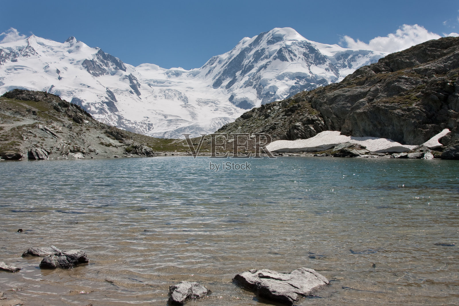 山中的湖照片摄影图片