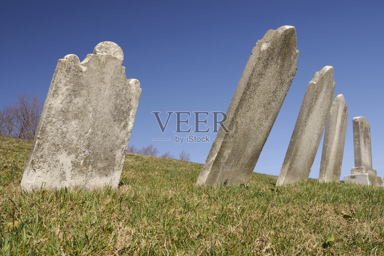 古老的墓地照片摄影图片