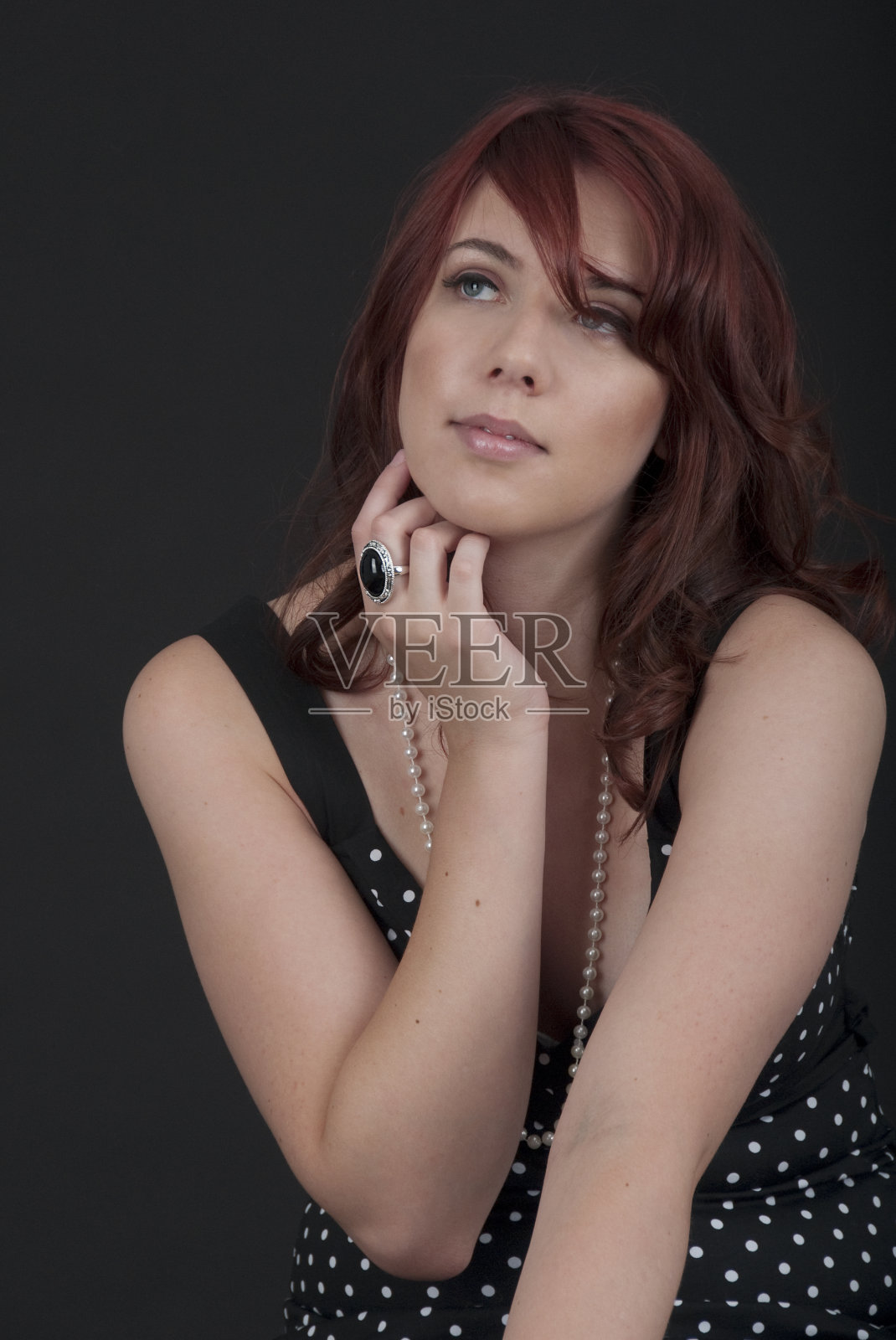 复古女孩的美丽面孔照片摄影图片