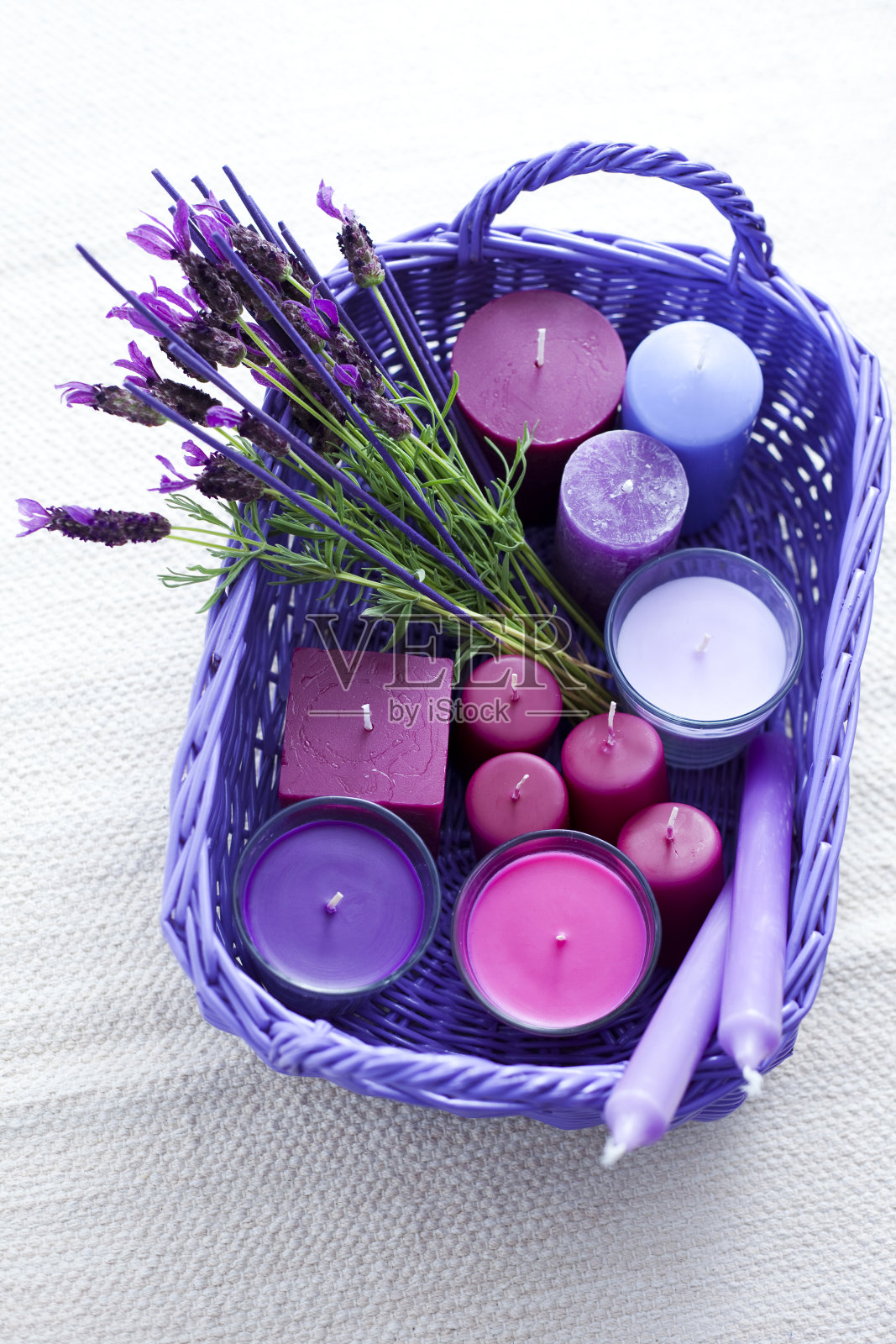 薰衣草蜡烛篮子照片摄影图片
