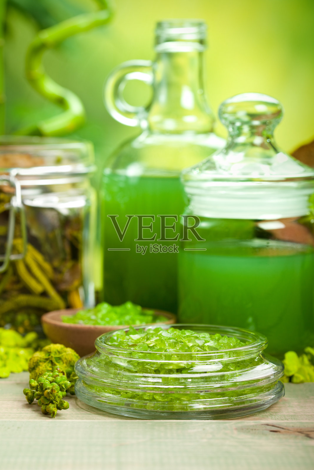 水疗精华——油和盐照片摄影图片