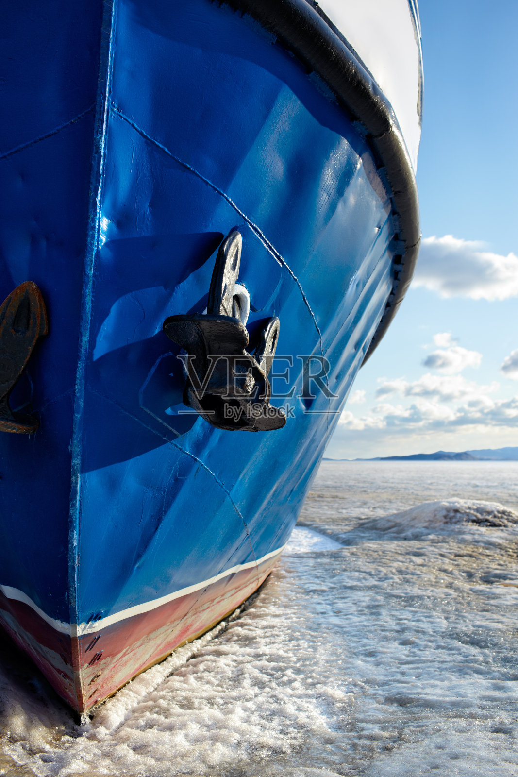 贝加尔湖上的小船照片摄影图片