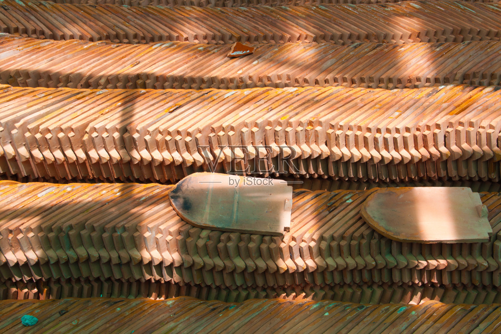 用于庙宇屋顶的瓦照片摄影图片