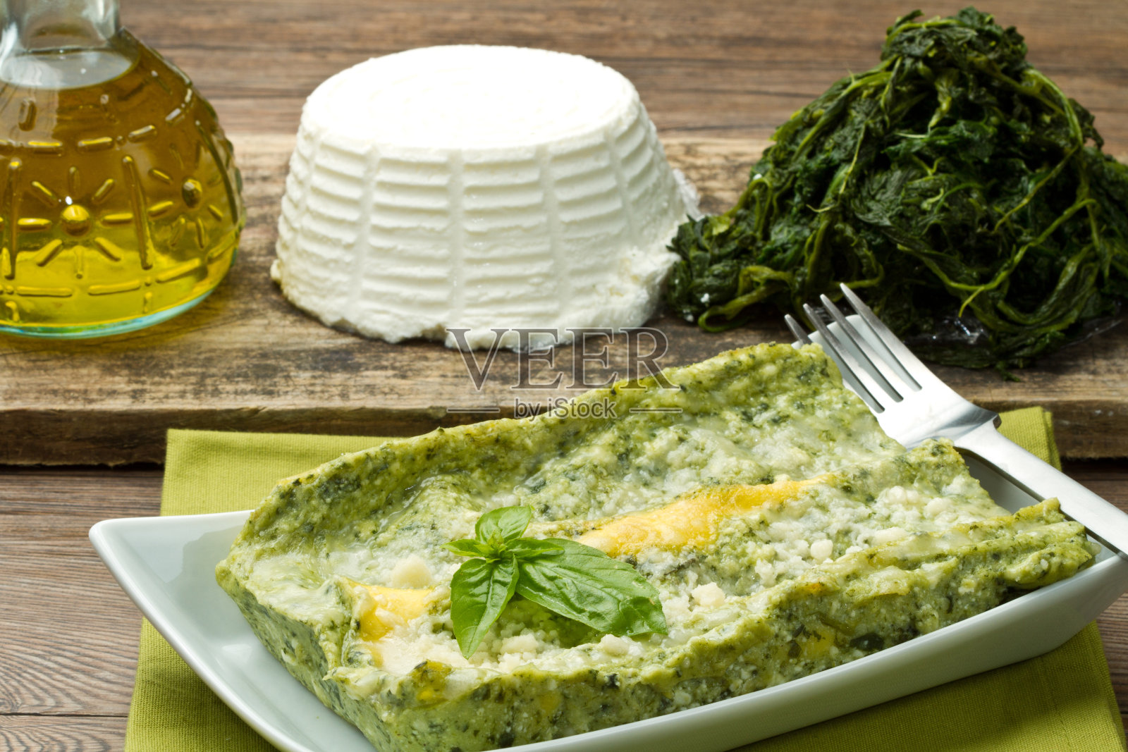 素食烤宽面条照片摄影图片