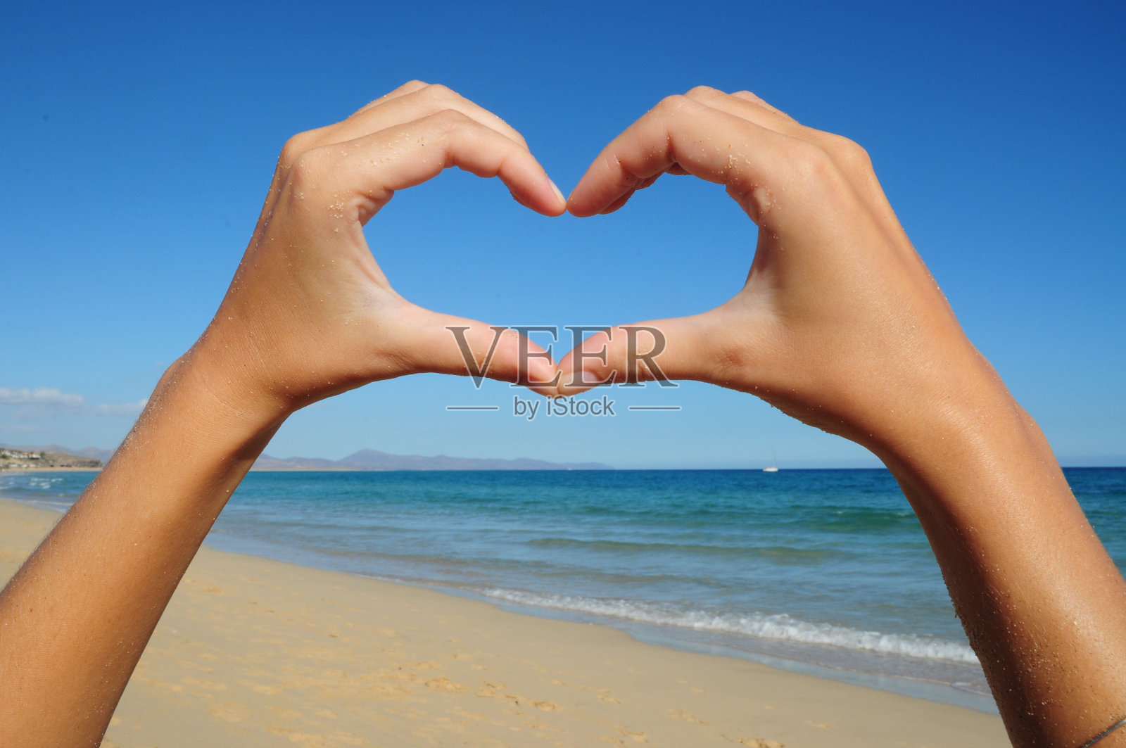 手捧心海照片摄影图片