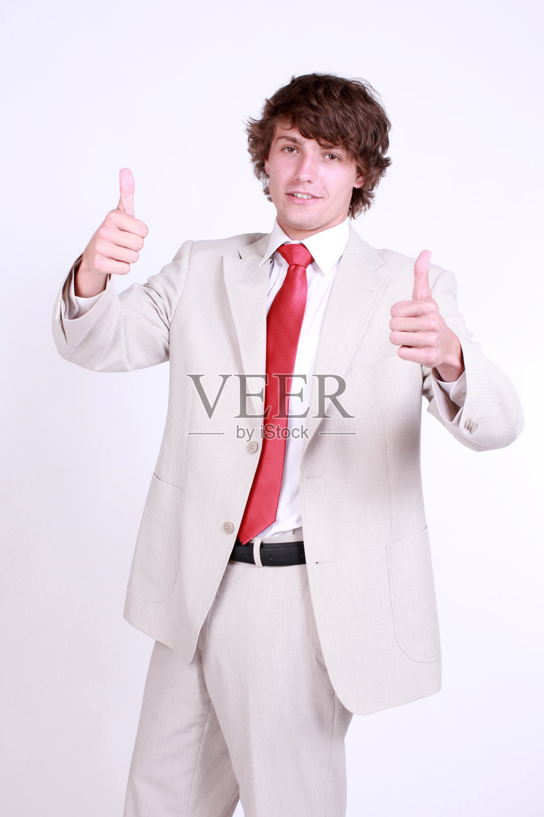 男孩竖起大拇指照片摄影图片