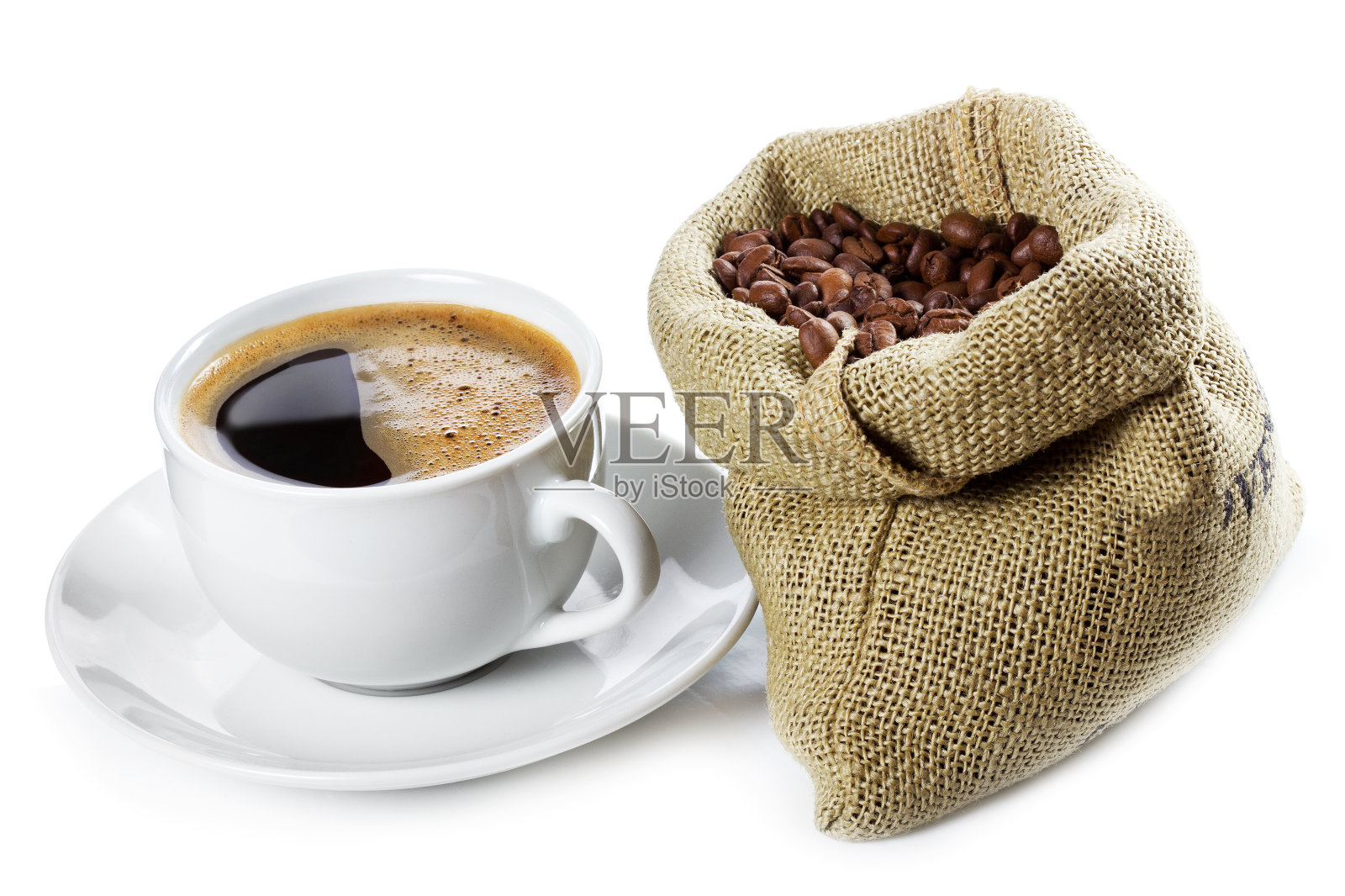 一杯黑咖啡和豆子照片摄影图片