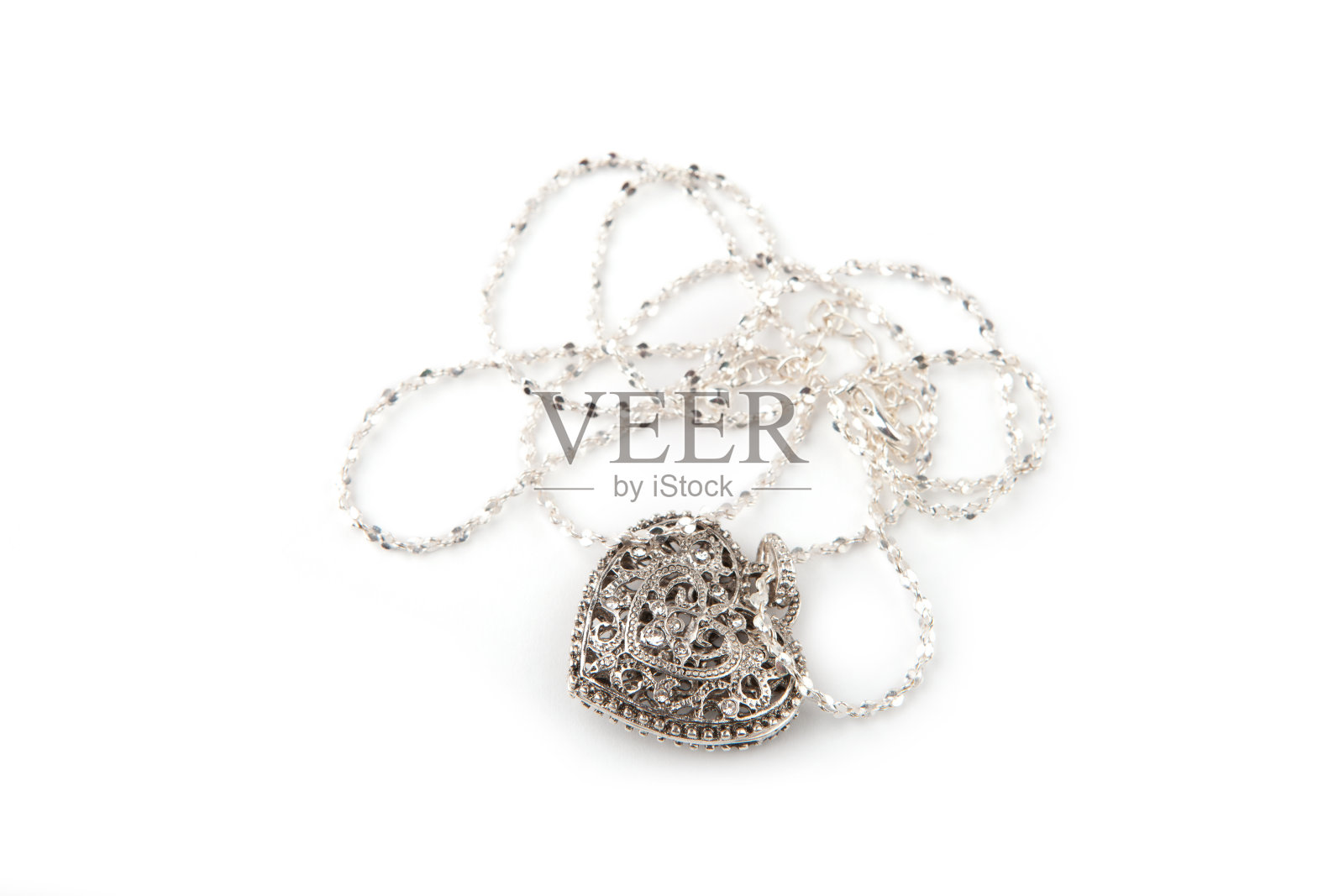 银心形吊坠项链照片摄影图片