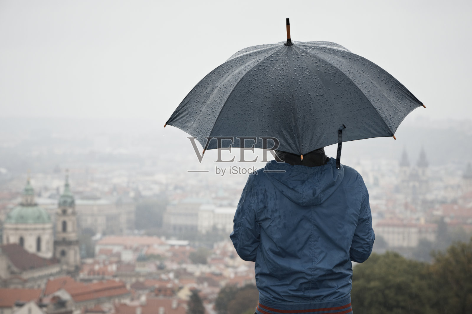 雨天照片摄影图片