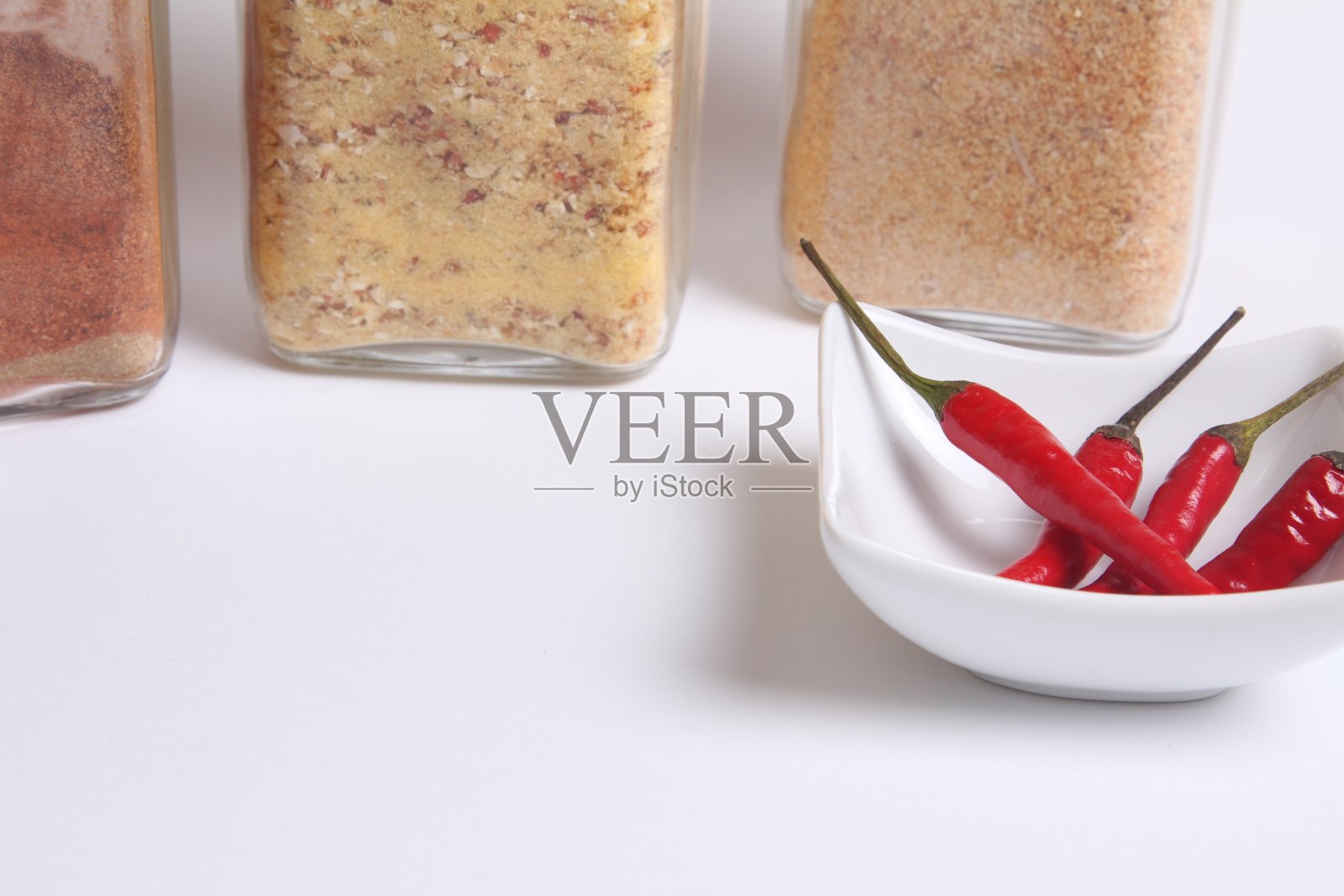 红辣椒和其他香料照片摄影图片