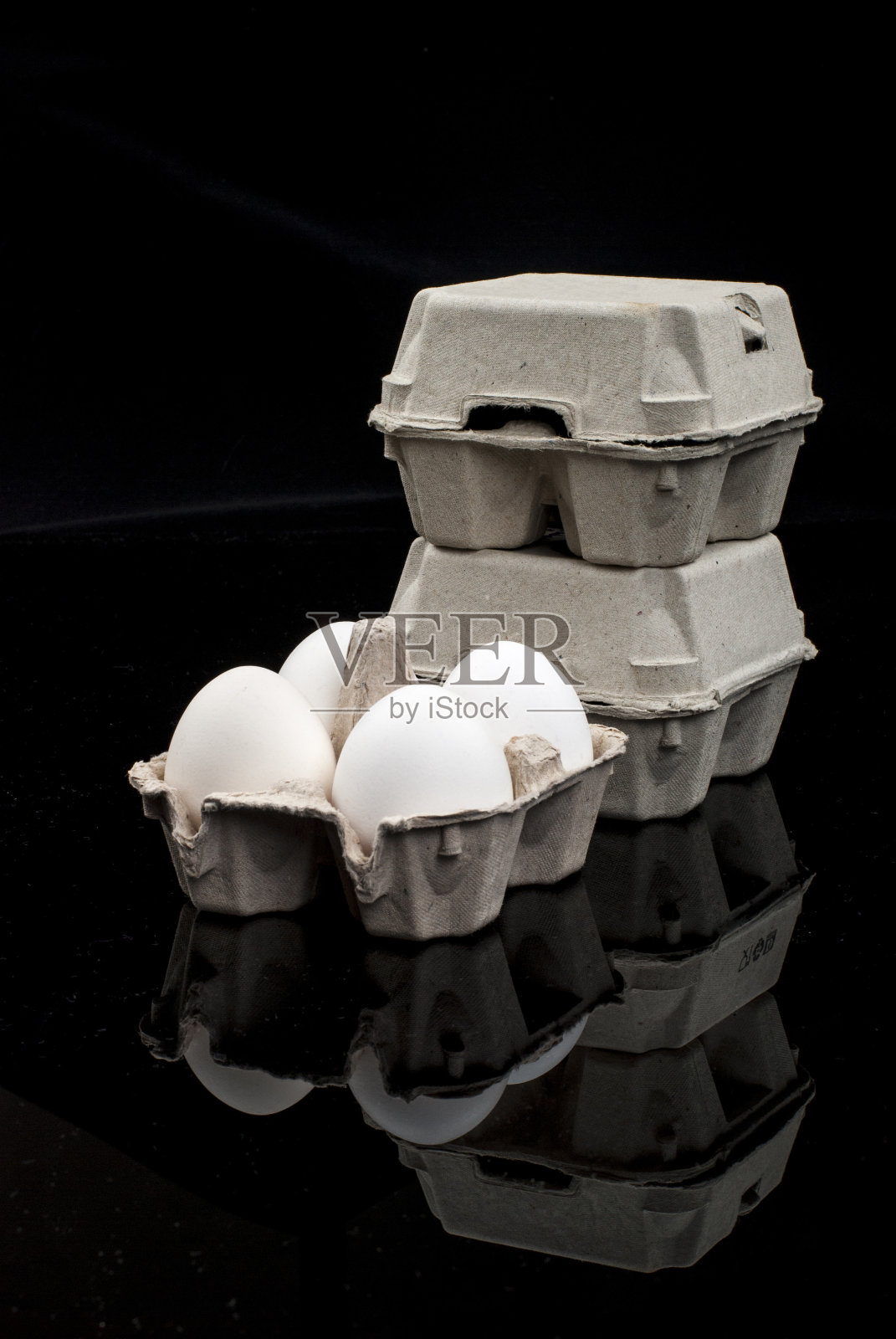 卡通盒子里的鸡蛋照片摄影图片