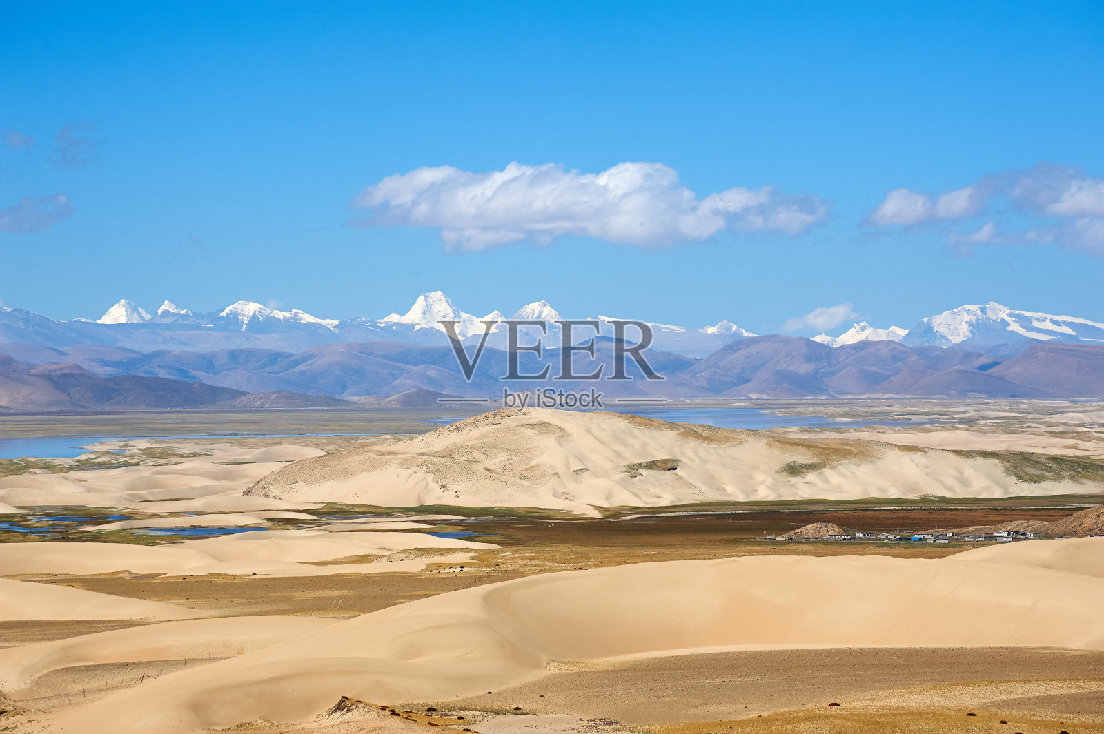 名山和沙漠照片摄影图片