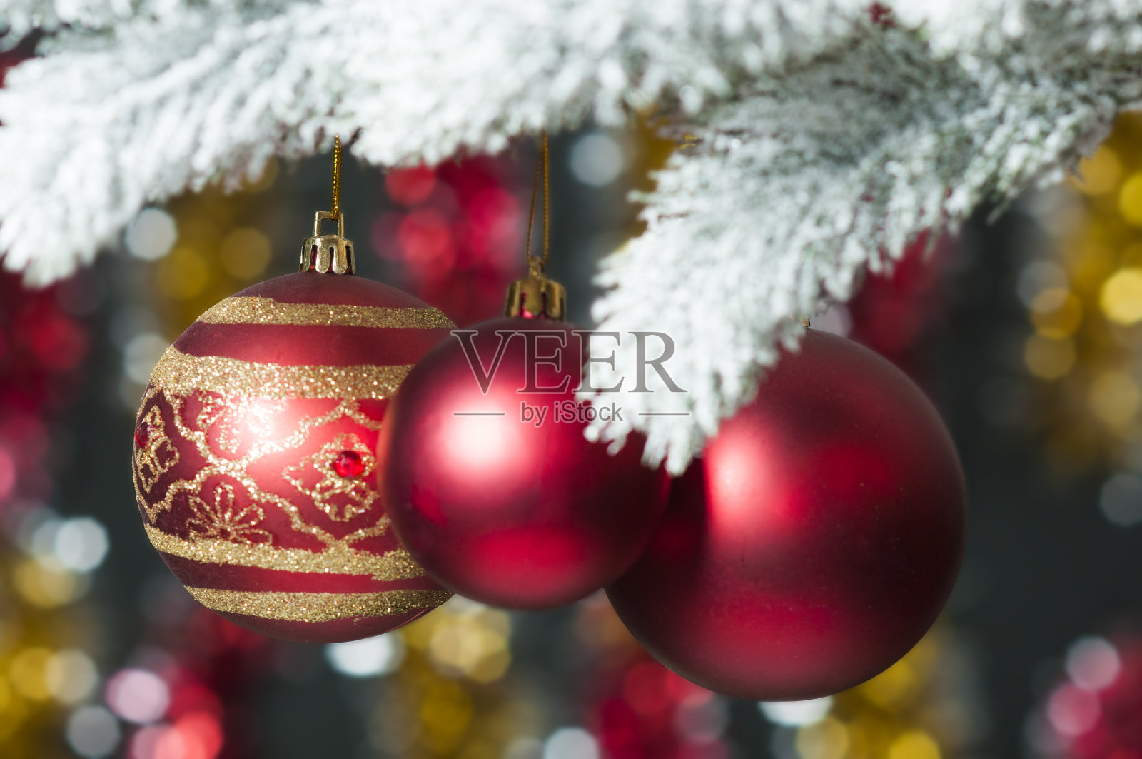 红色的圣诞球照片摄影图片