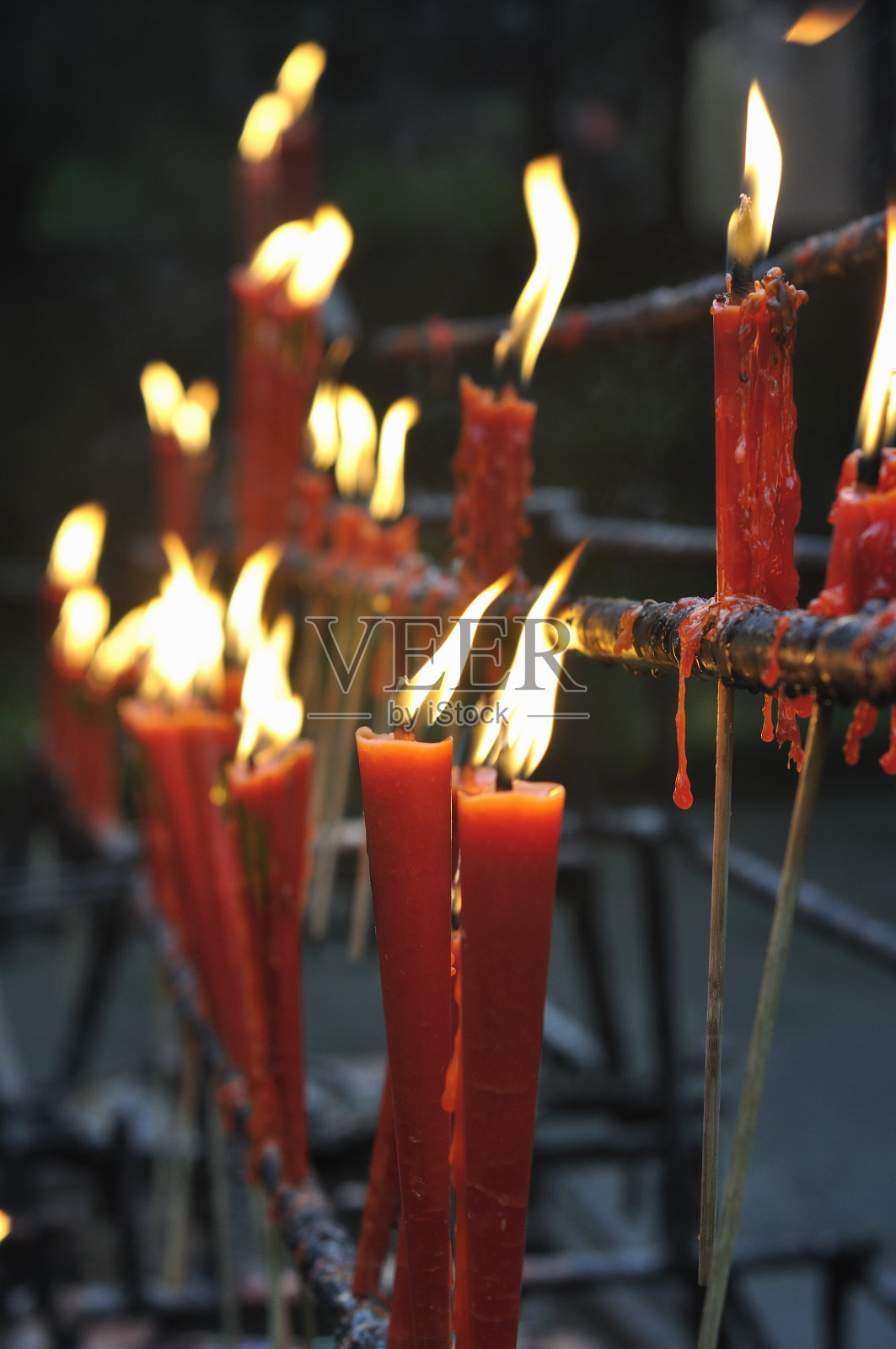 红色的蜡烛照片摄影图片