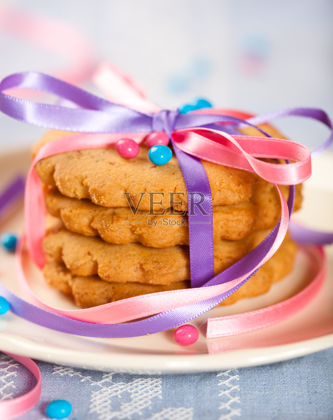 用蛋糕装饰黄油饼干照片摄影图片