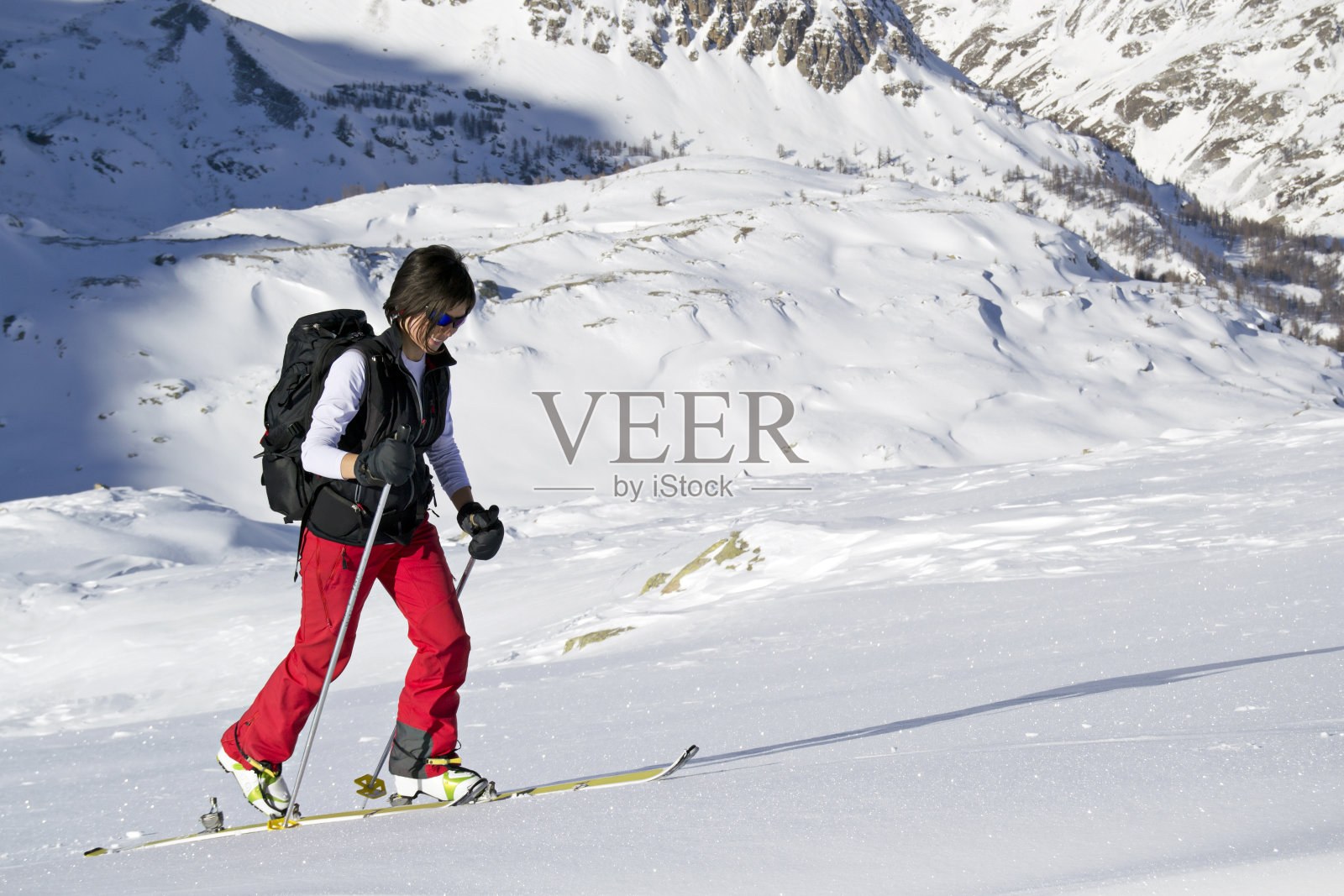 登上顶峰照片摄影图片