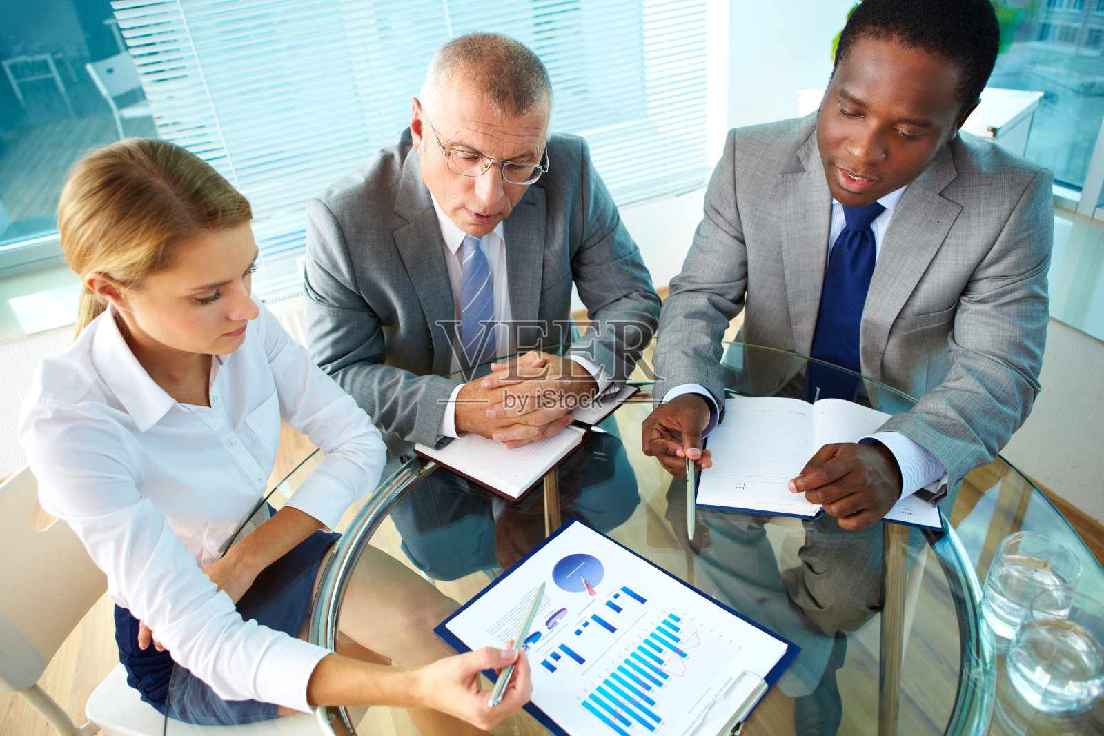 看文档照片摄影图片