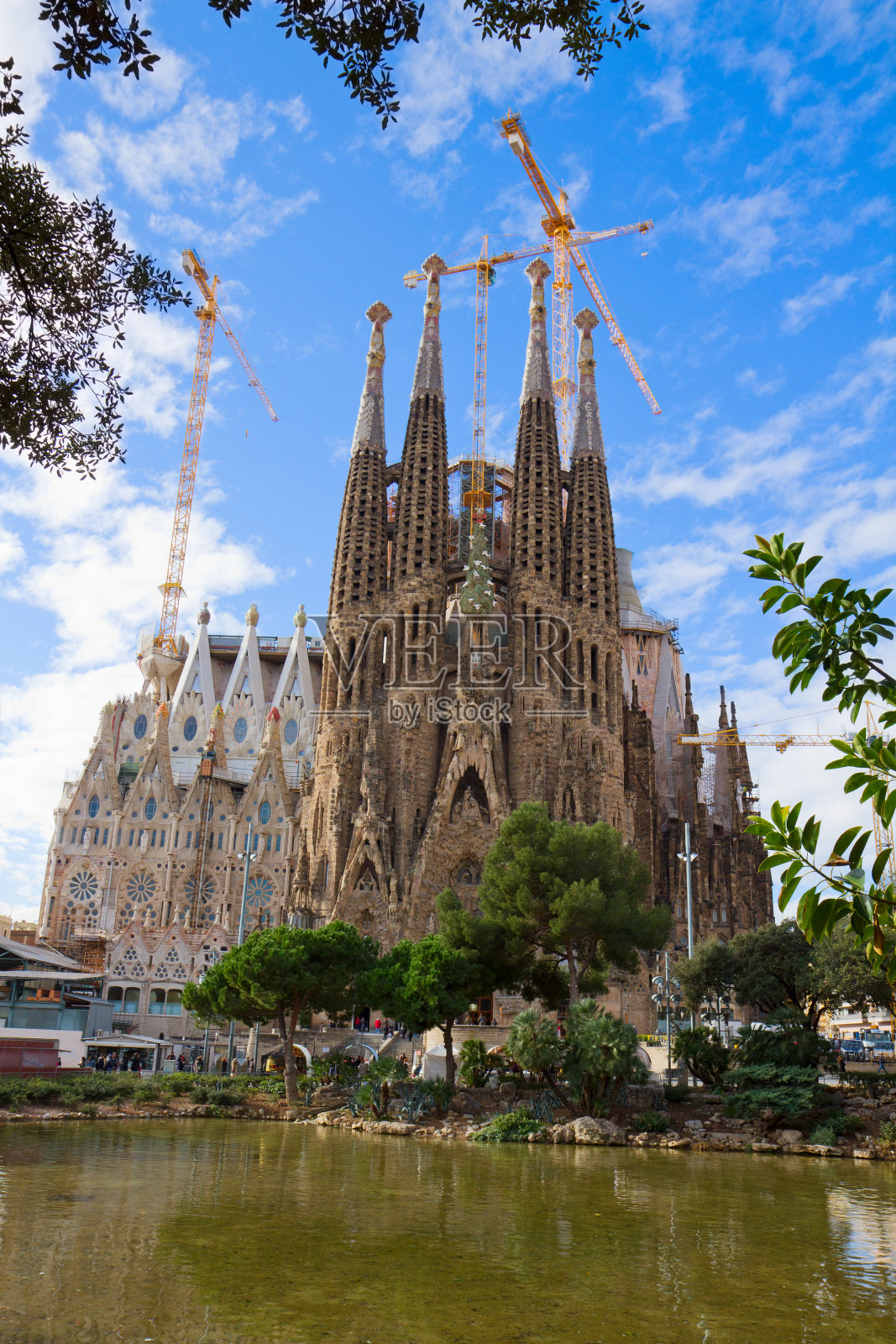 西班牙巴塞罗那圣家大教堂照片摄影图片