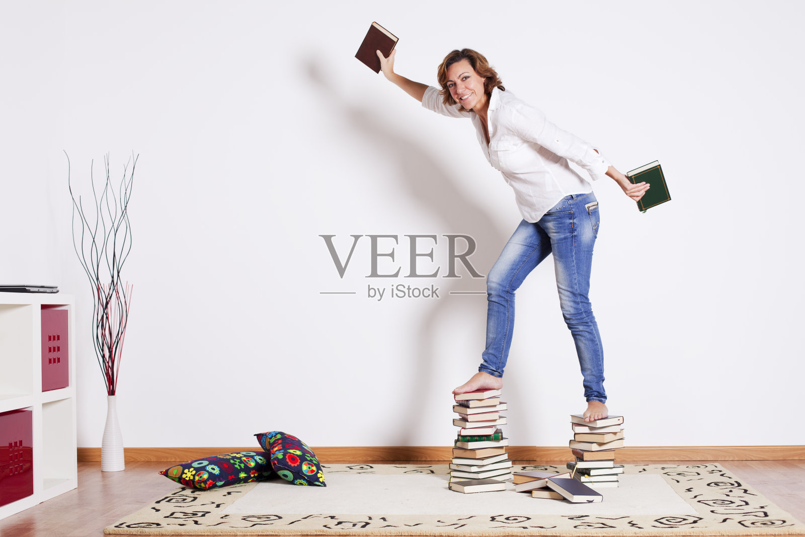 女人读书照片摄影图片