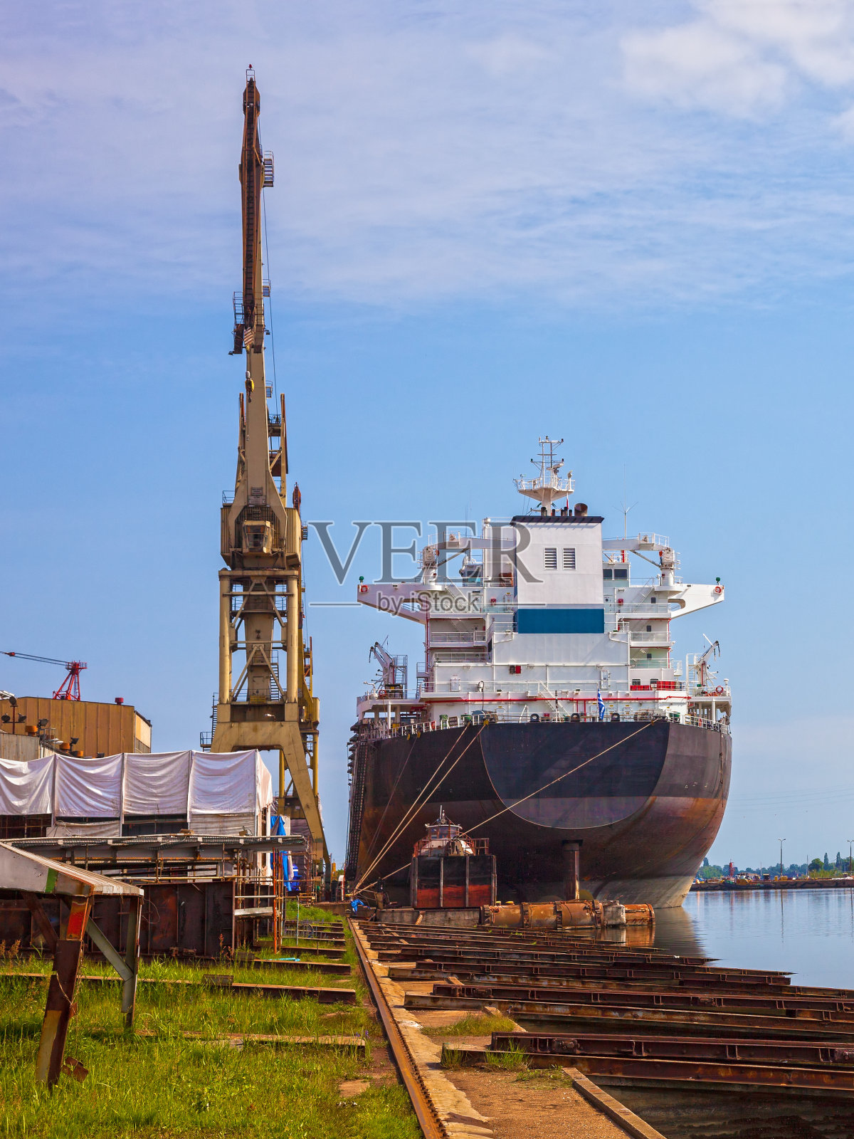船在船厂照片摄影图片