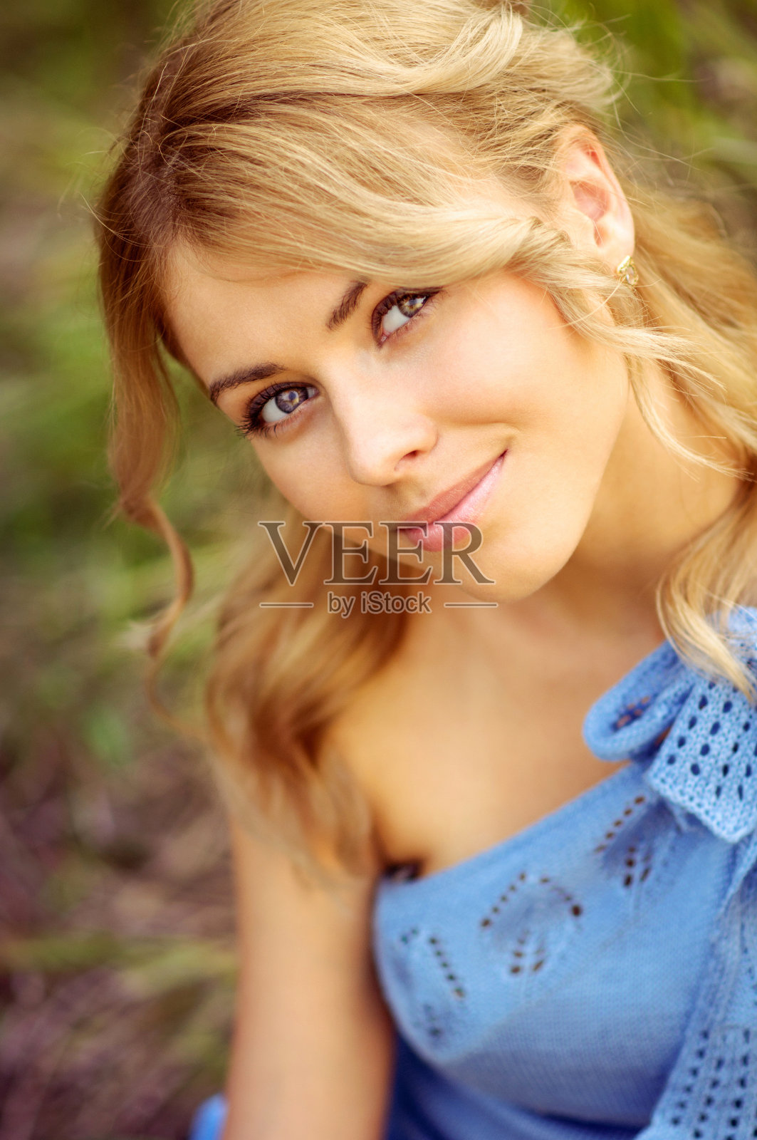 一个美丽女孩的肖像照片摄影图片