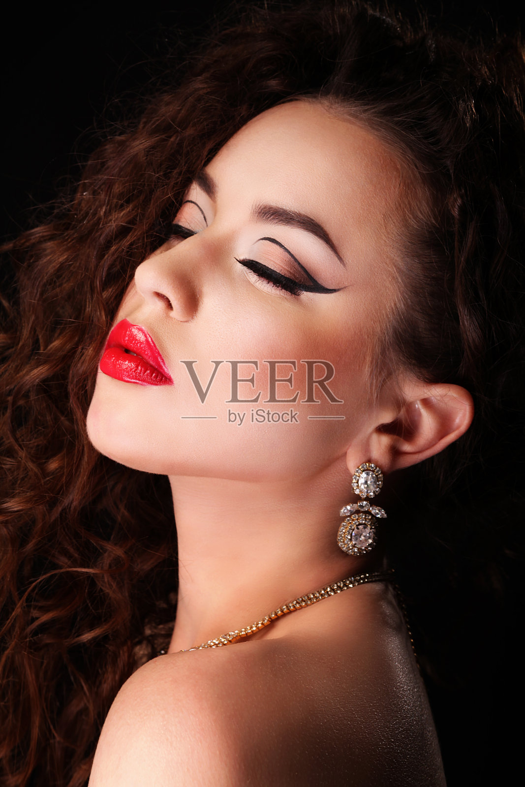 美丽的脸化妆特写。完美健康的皮肤照片摄影图片