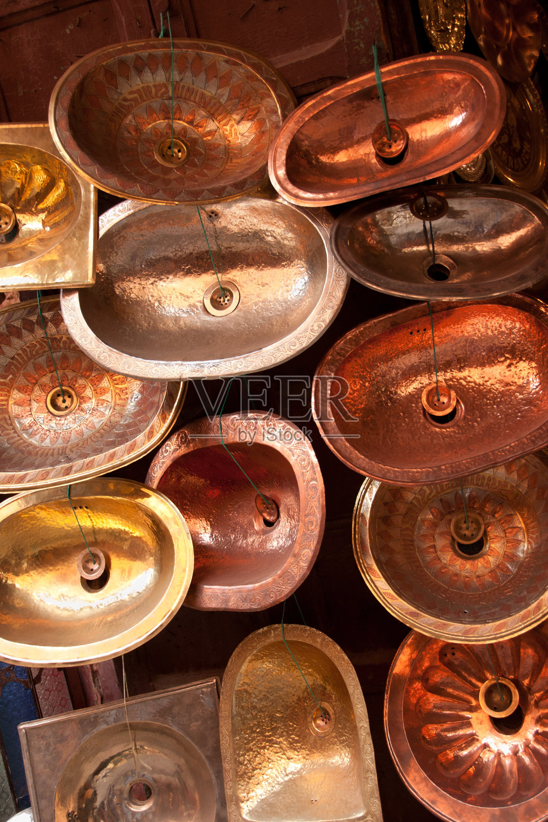 黄铜和铜水槽照片摄影图片