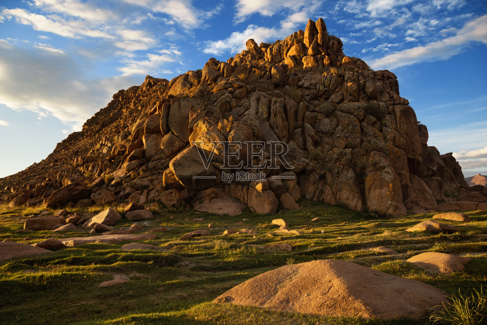 蒙古西部的山脉照片摄影图片