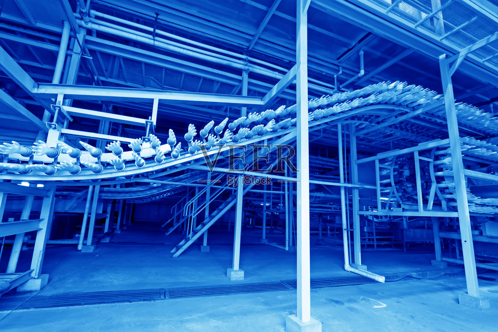 丙烯腈-丁二烯手套生产线在一家工厂，也没有照片摄影图片